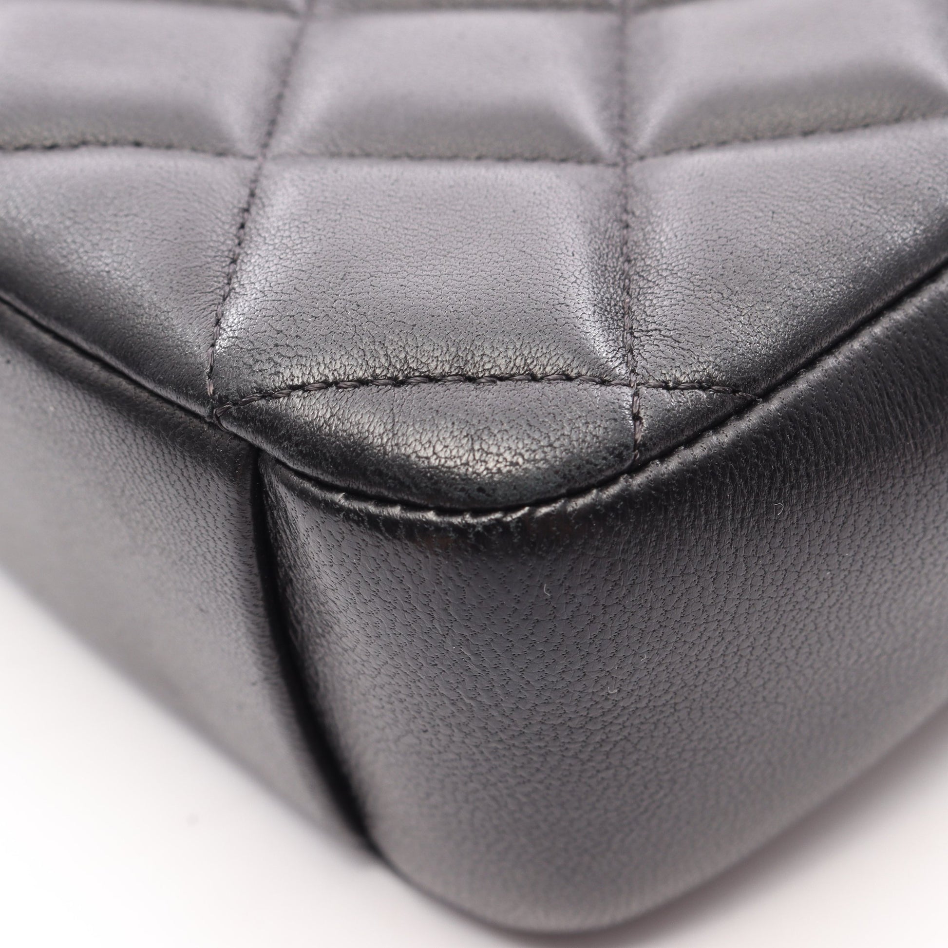 マトラッセ チェーンショルダーバッグ ラムスキン ブラック ゴールド金具 シャネル バッグ CHANEL