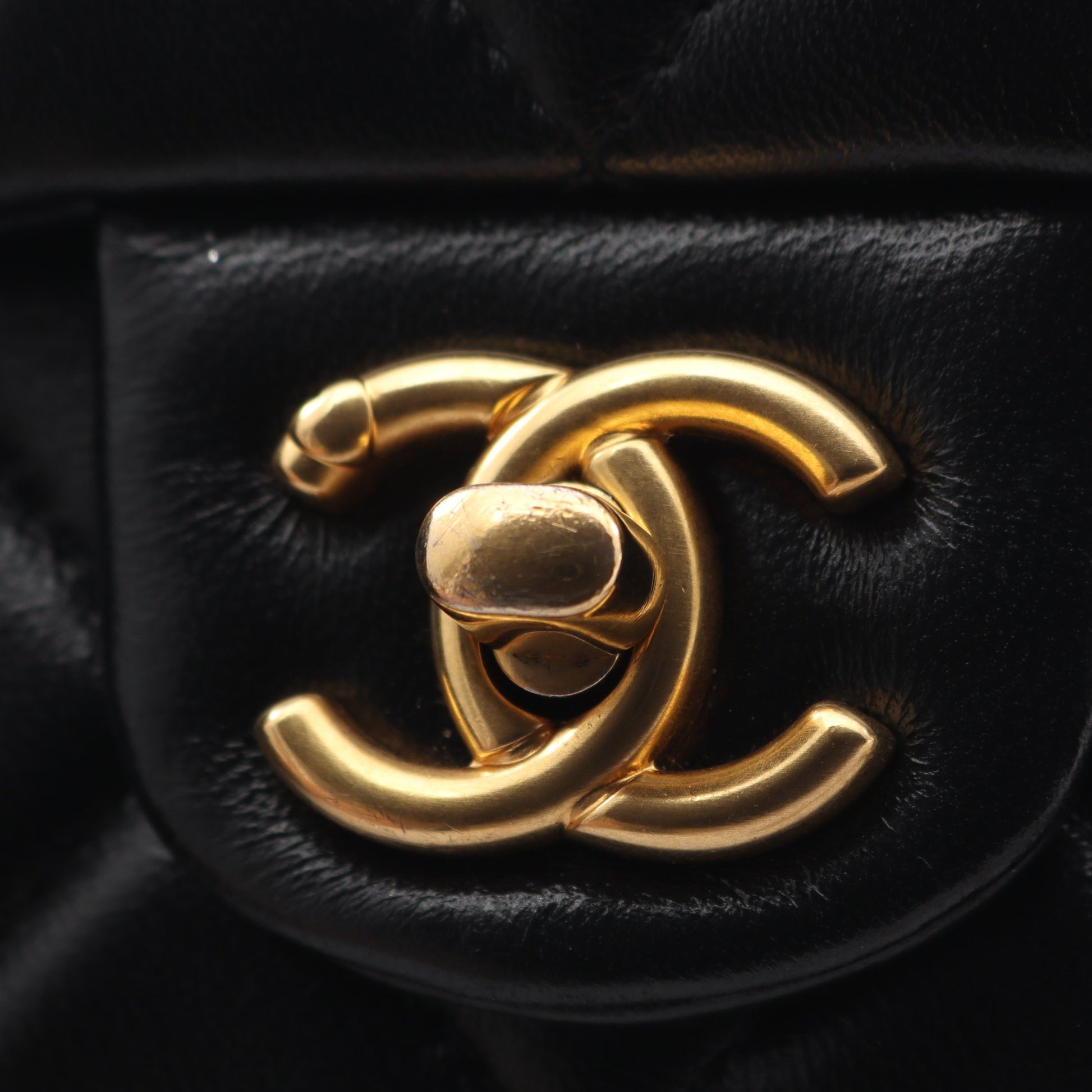 マトラッセ チェーンショルダーバッグ ラムスキン ブラック ゴールド金具 シャネル バッグ CHANEL