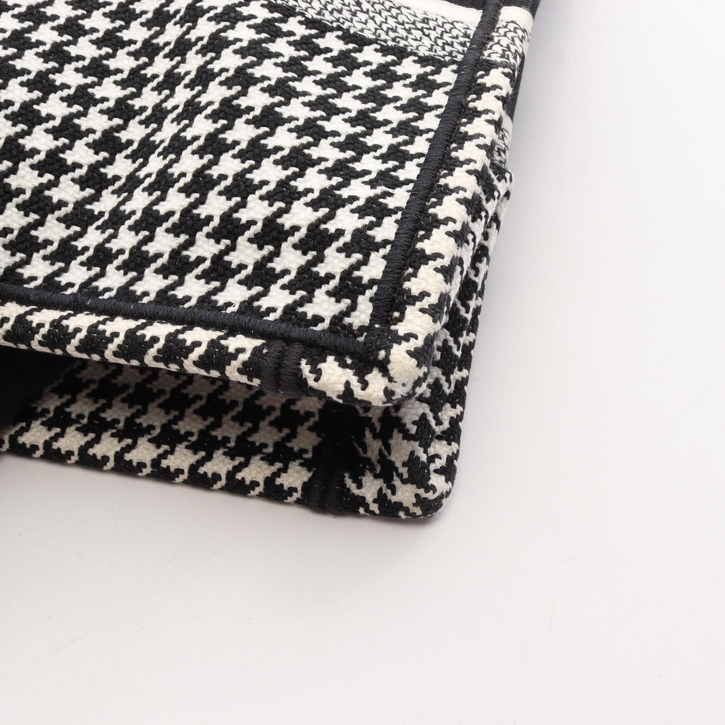BOOK TOTE ブックトート ミディアム 千鳥格子 ハンドバッグ トートバッグ キャンバス ホワイト ブラック クリスチャンディオール
