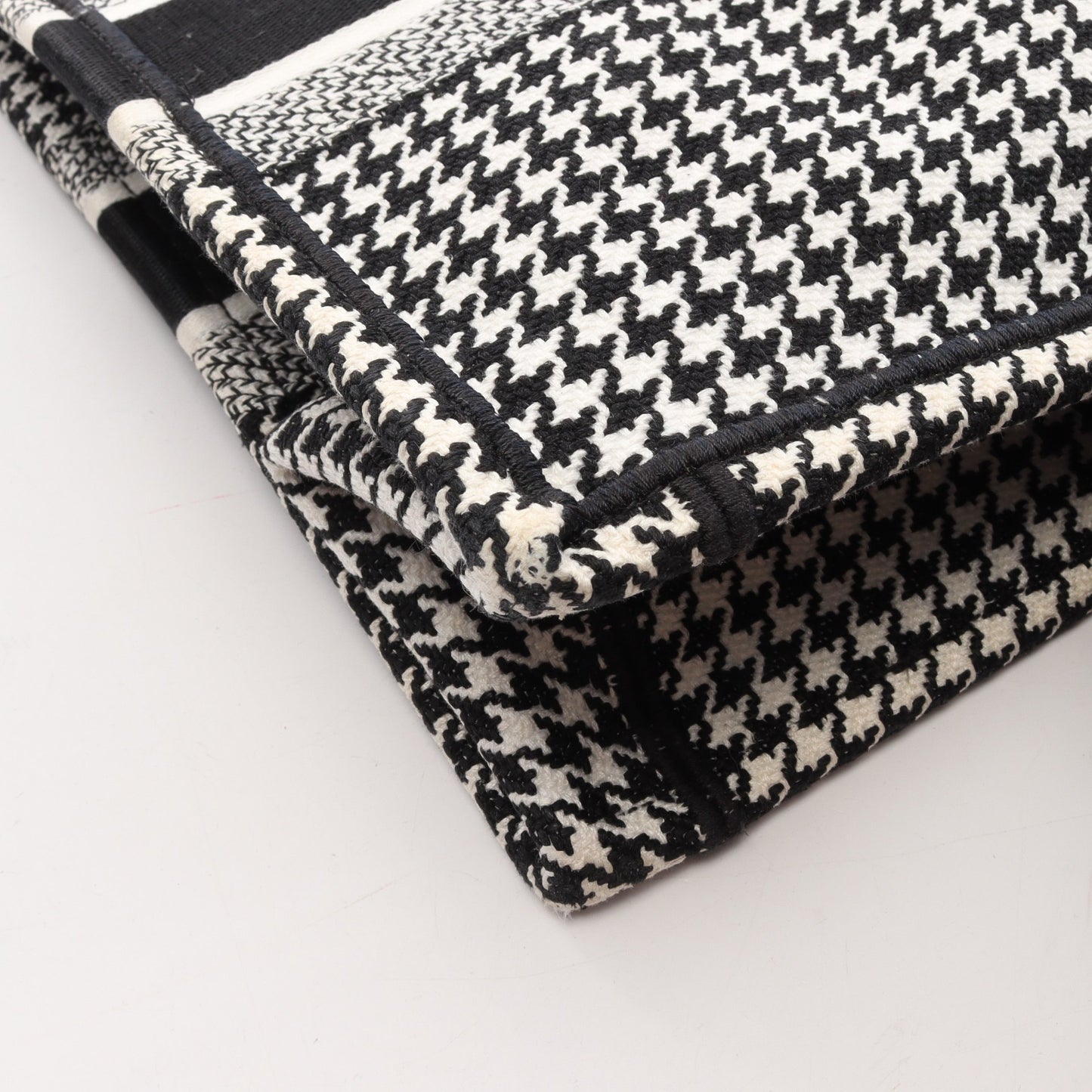 BOOK TOTE ブックトート ミディアム 千鳥格子 ハンドバッグ トートバッグ キャンバス ホワイト ブラック クリスチャンディオール
