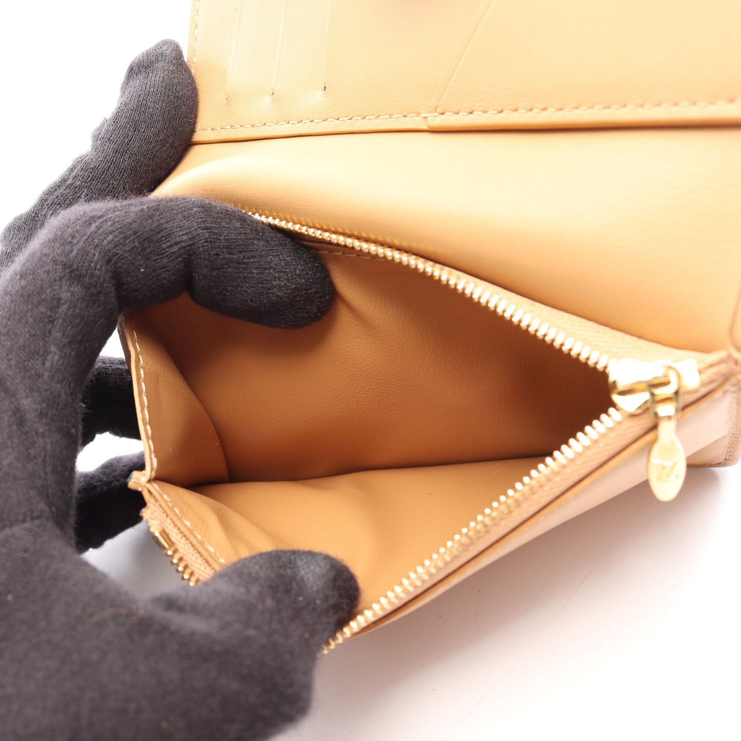 LV ヴェルティカル ウォレット コンパクト ノワール 二つ折り財布 トリヨンレザー ブラック ルイヴィトン
