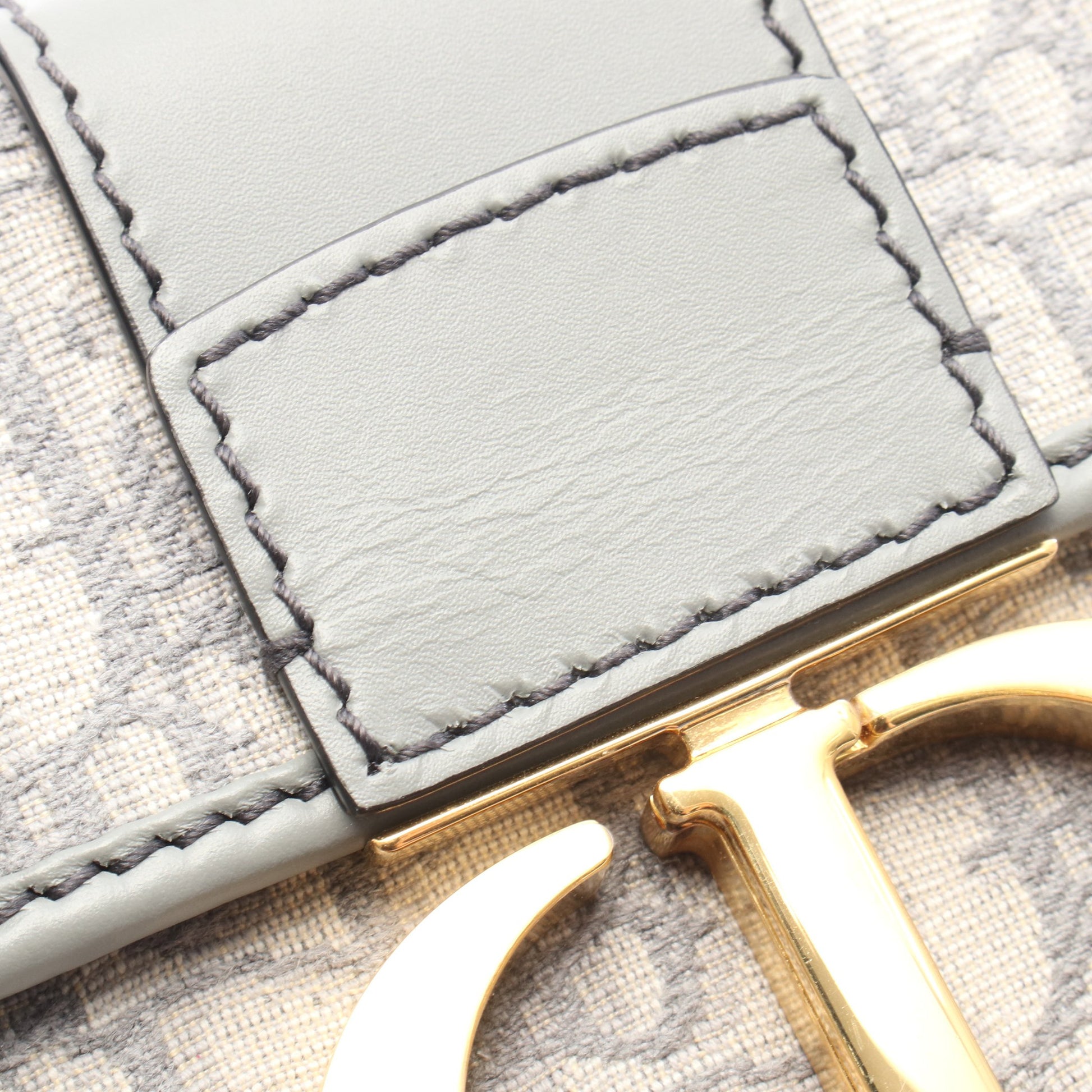 30 MONTAIGNE ボックスバッグ オブリーク ジャカード ショルダーバッグ キャンバス レザー グレー アイボリー クリスチャンディオール バッグ Christian Dior