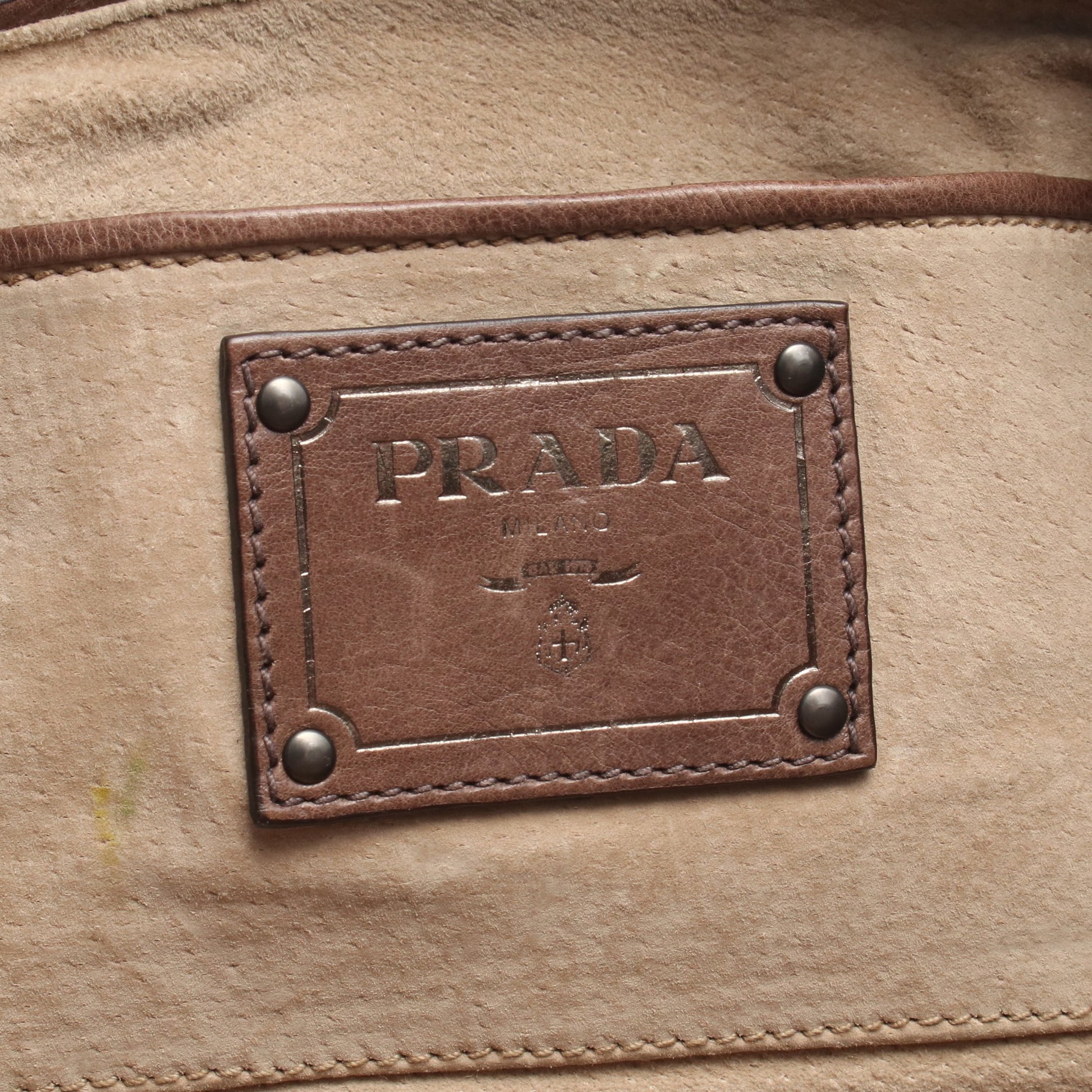 メタルロゴ グラデーション 2WAY ハンドバッグ トートバッグ レザー ダークブラウン プラダ バッグ PRADA