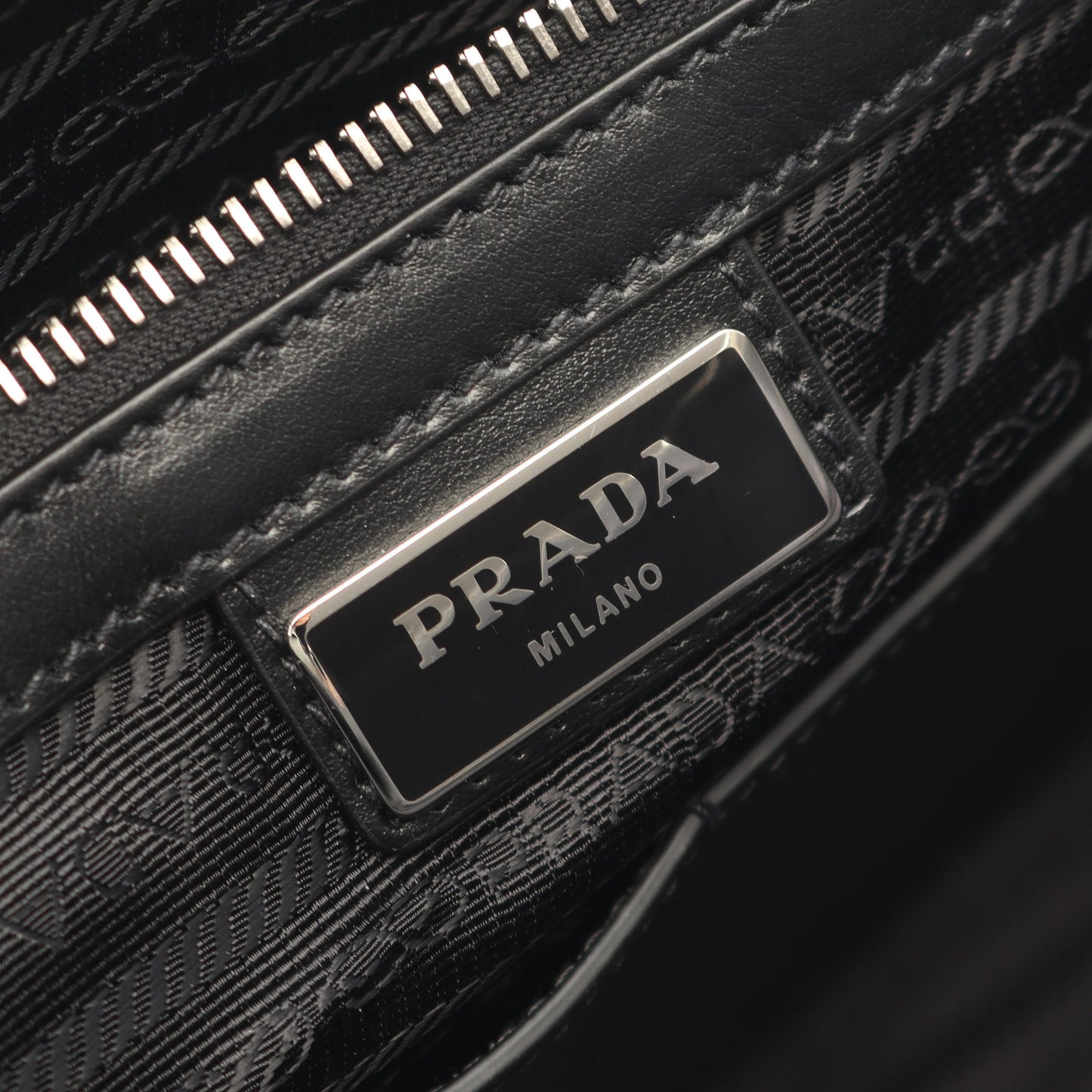 SAFFIANO TRAVEL ショルダーバッグ サフィアーノレザー ブラック プラダ