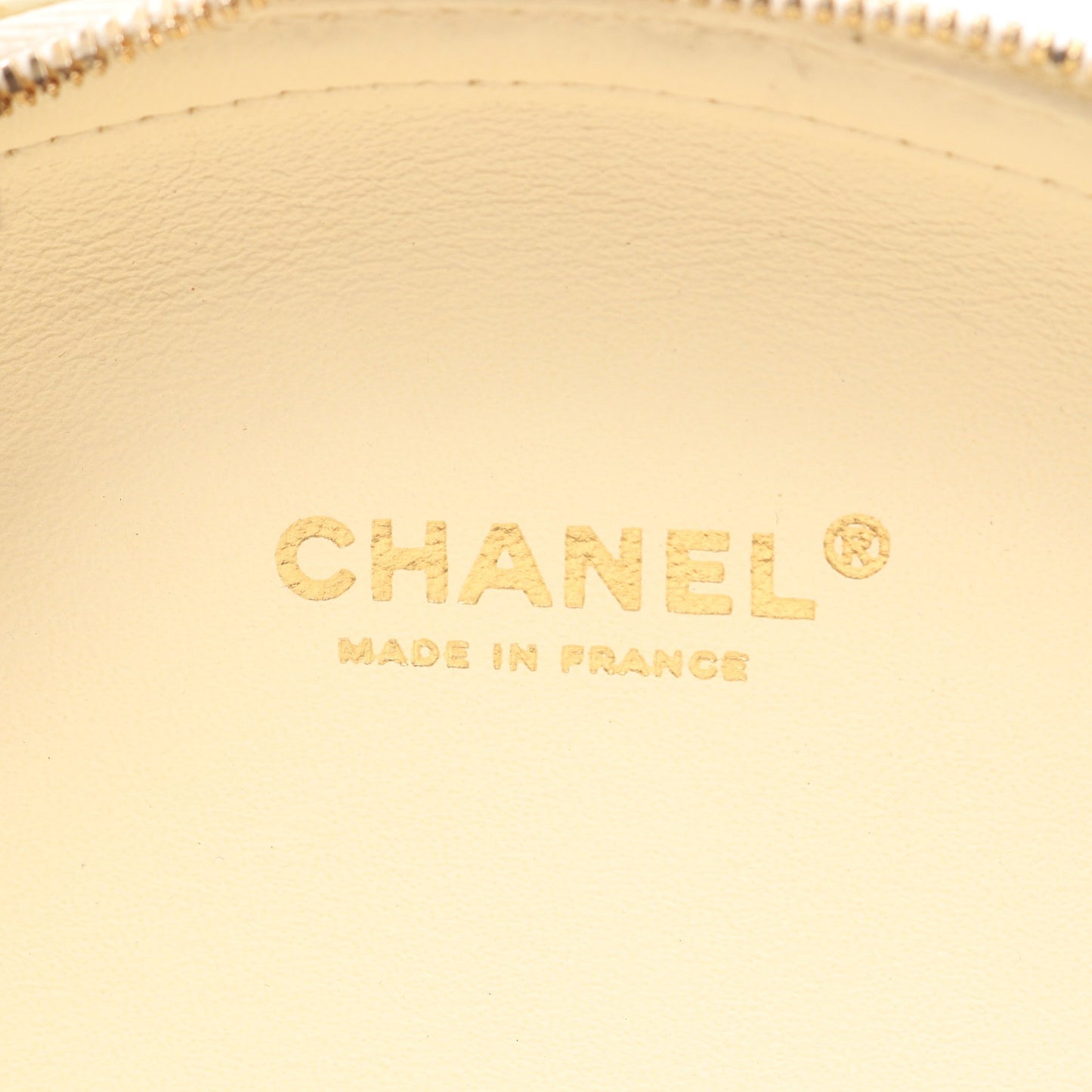 LA PAUSA シェブロン Vステッチ チェーンショルダーバッグ レザー ベージュ マルチカラー ゴールド金具 シャネル バッグ CHANEL