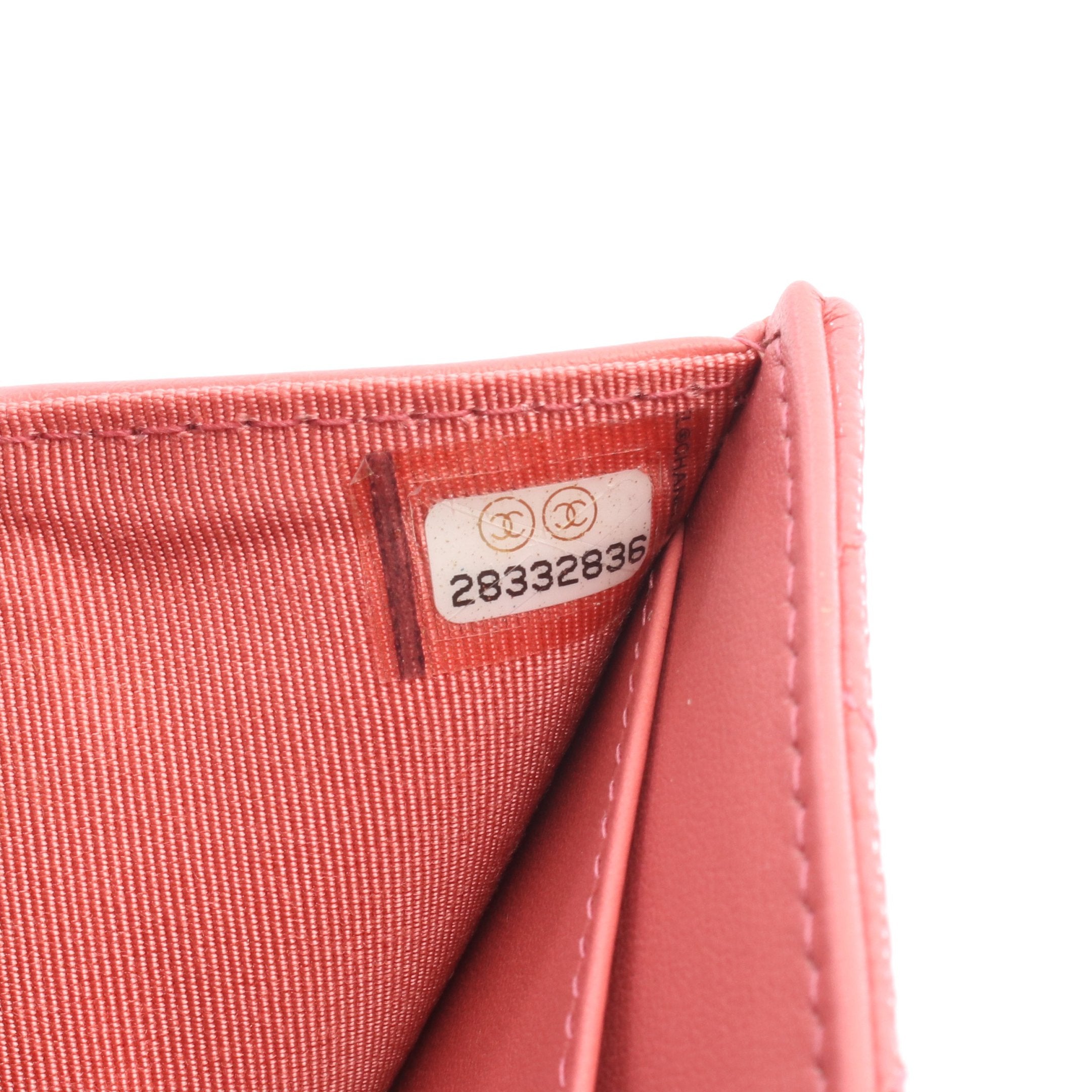 クラシック スモール フラップ ウォレット マトラッセ 三つ折り財布