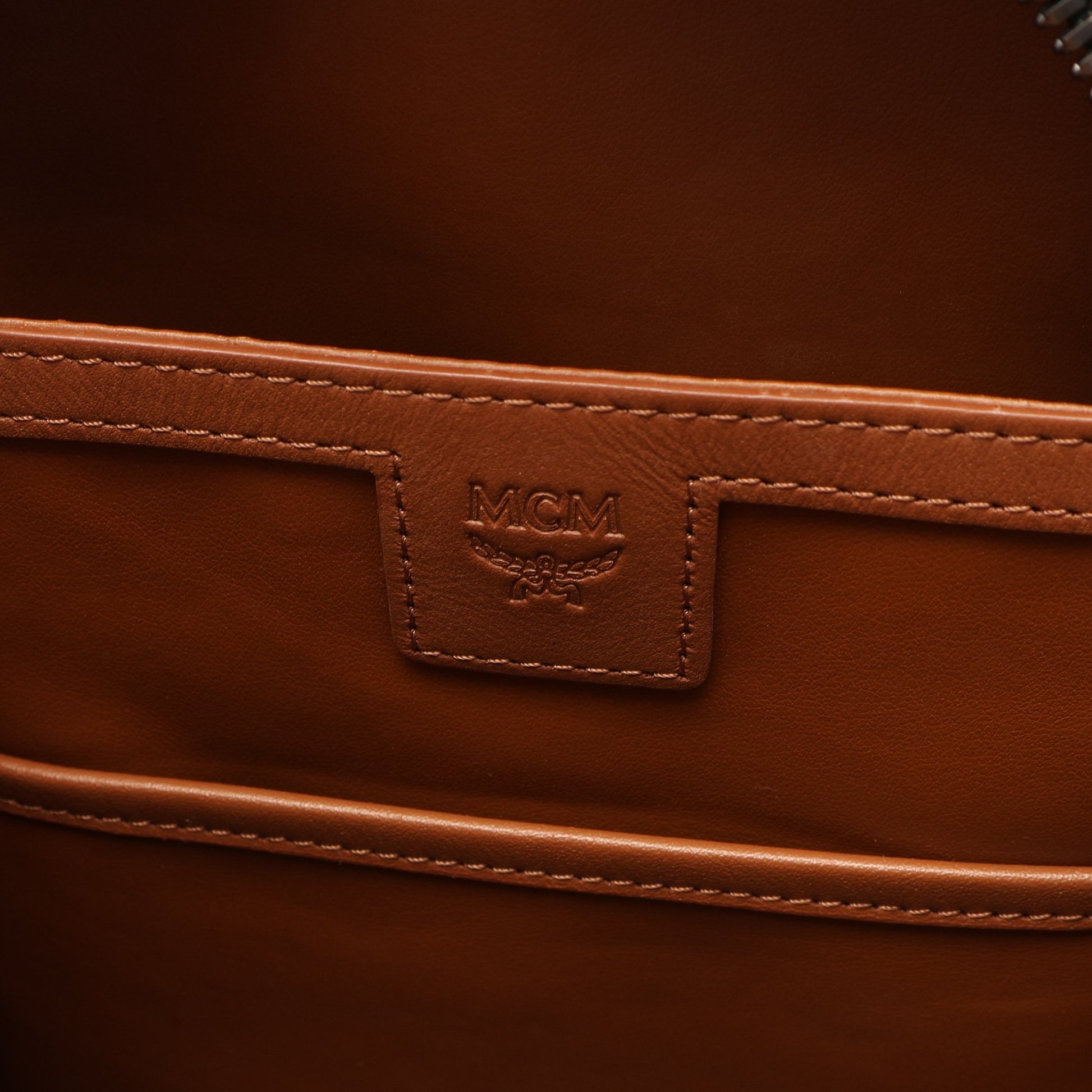 Stark スターク ヴィセトス サイドスタッズ バックパック リュックサック PVC ブラック エムシーエム バッグ MCM