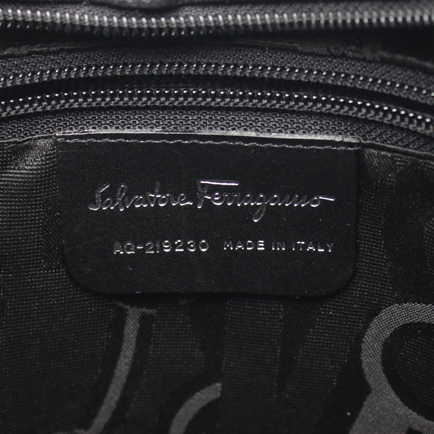 ショルダーバッグ レザー ブラック サルヴァトーレフェラガモ バッグ Salvatore Ferragamo