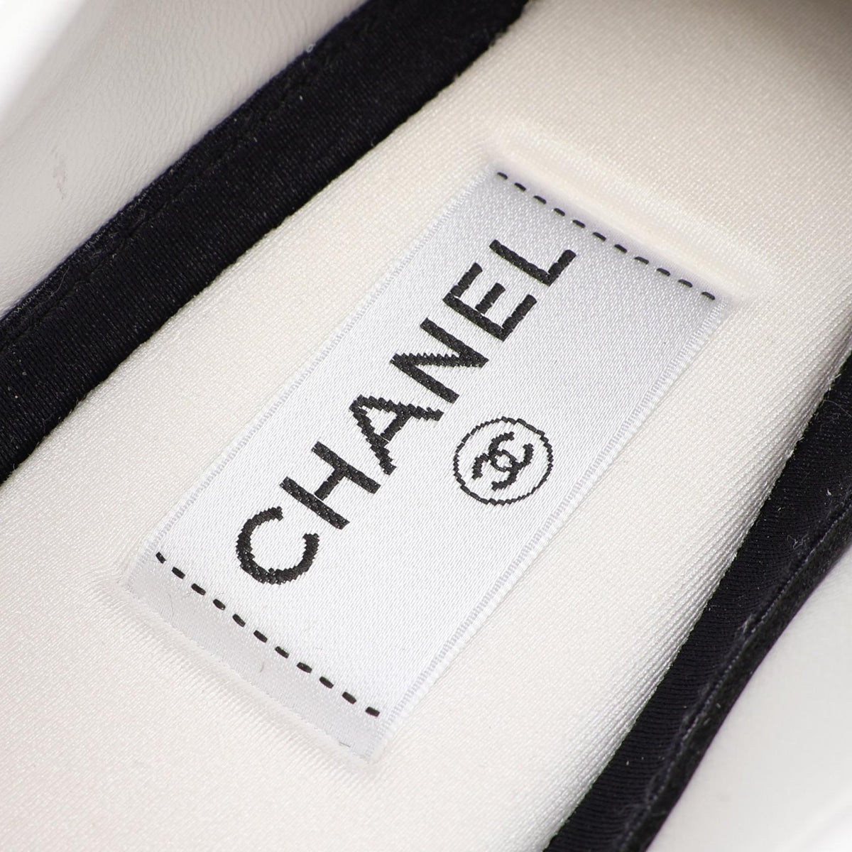 ココマーク ロゴ ローカットスニーカー レザー スエード ホワイト ライトグレー ブラック シャネル シューズ CHANEL