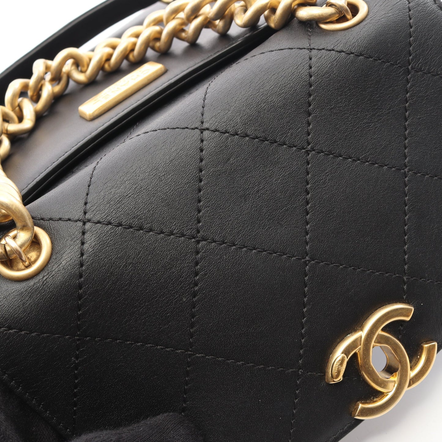 マトラッセ 2WAY チェーンショルダーバッグ レザー ブラック ゴールド金具 シャネル