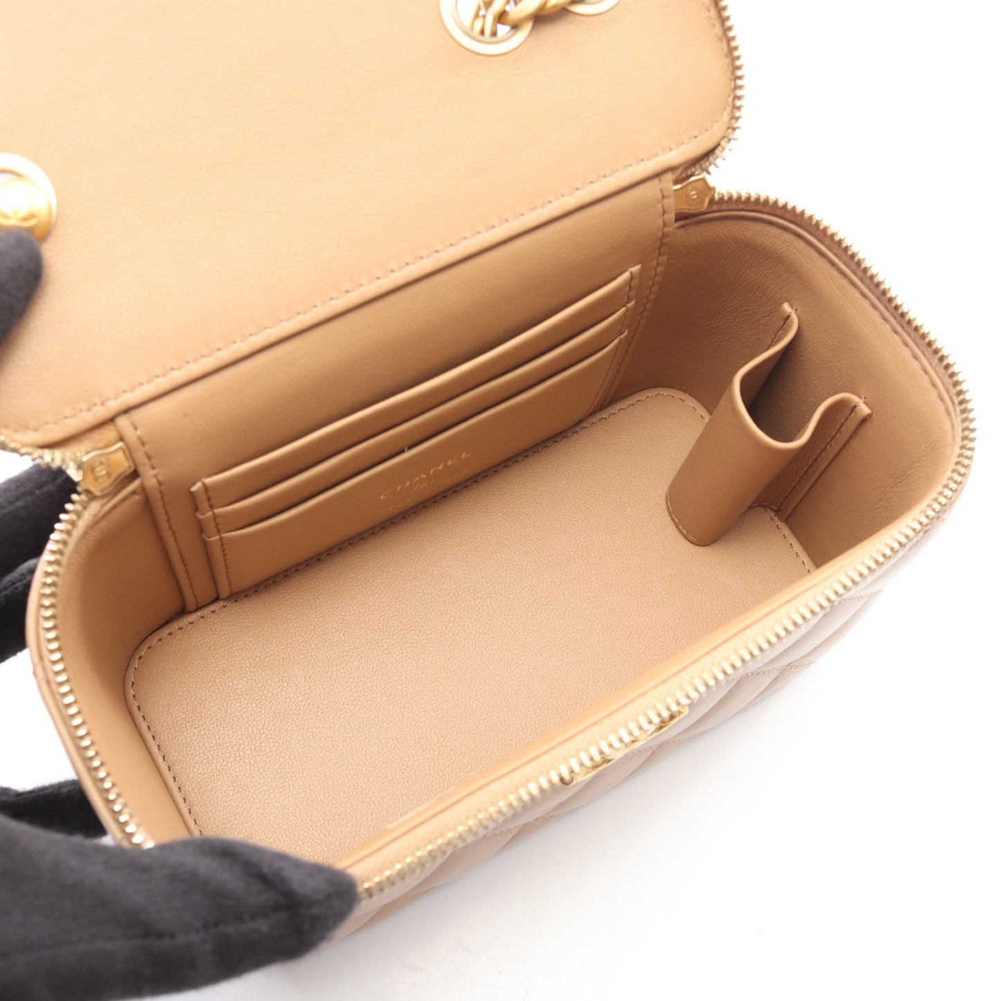 マトラッセ バニティ チェーンショルダーバッグ ラムスキン ベージュ ゴールド金具 シャネル