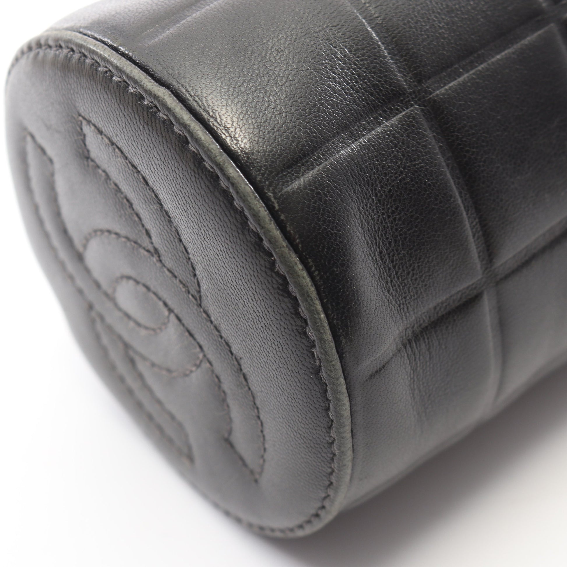 チョコバー ポーチ ラムスキン ブラック ゴールド金具 シャネル 財布・小物 CHANEL