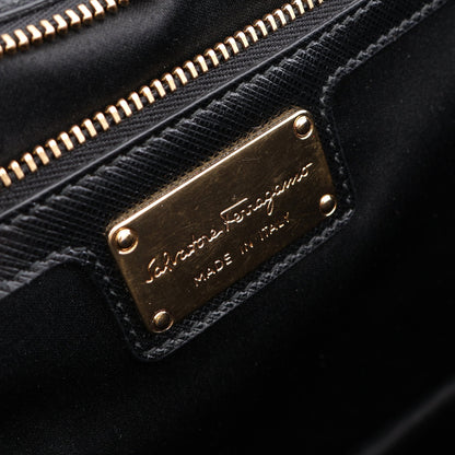 ヴァラ リボン チェーンショルダーバッグ レザー ブラック サルヴァトーレフェラガモ バッグ Salvatore Ferragamo