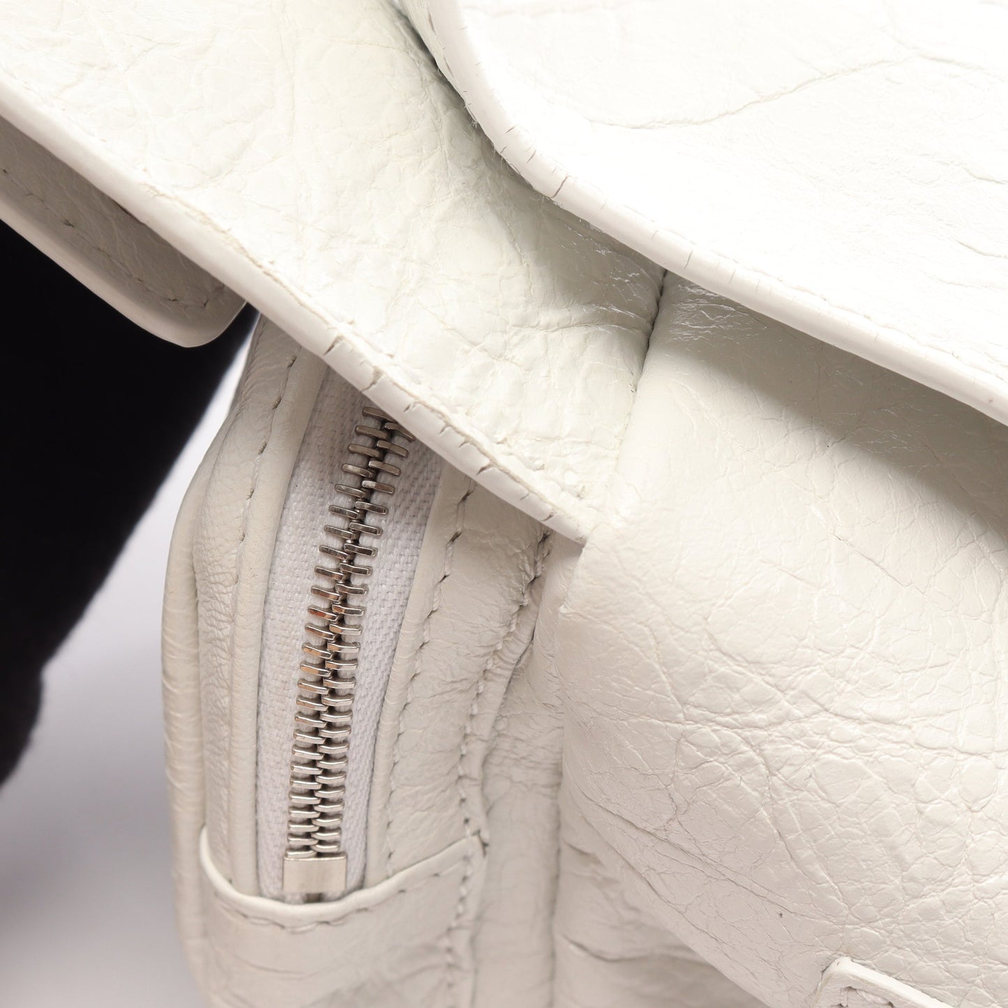 SUPERBUSY SLING BAG ス ーパービジー ショルダーバッグ レザー ホワイト バレンシアガ