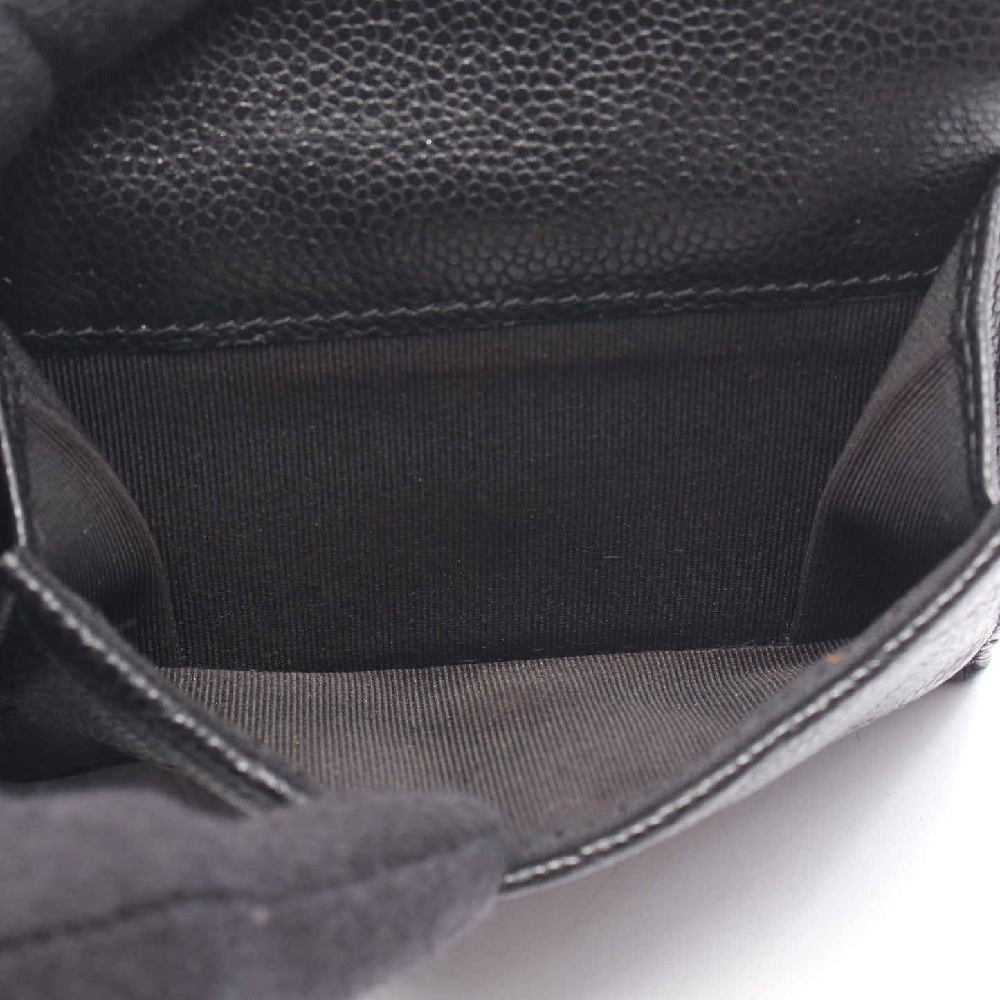 クラシック スモール フラップ ウォレット マトラッセ 三つ折り財布 キャビアスキン ブラック シルバー金具 シャネル