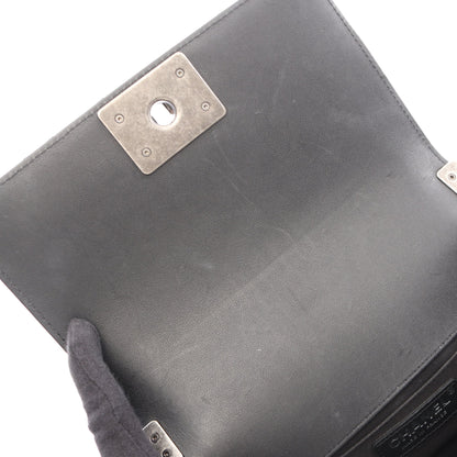 ボーイシャネル スモール チェーンショルダーバッグ キャビアスキン エナメルレザー ブラック シルバー金具 シャネル