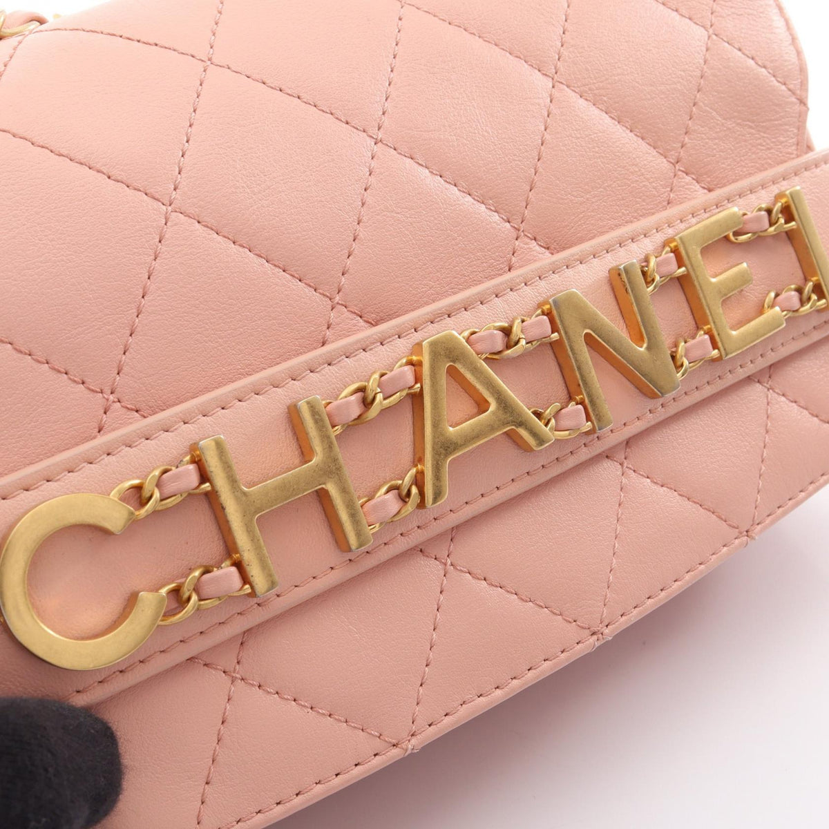 マトラッセ ロゴ チェーンショルダーバッグ ラムスキン ライトピンク ゴールド金具 シャネル