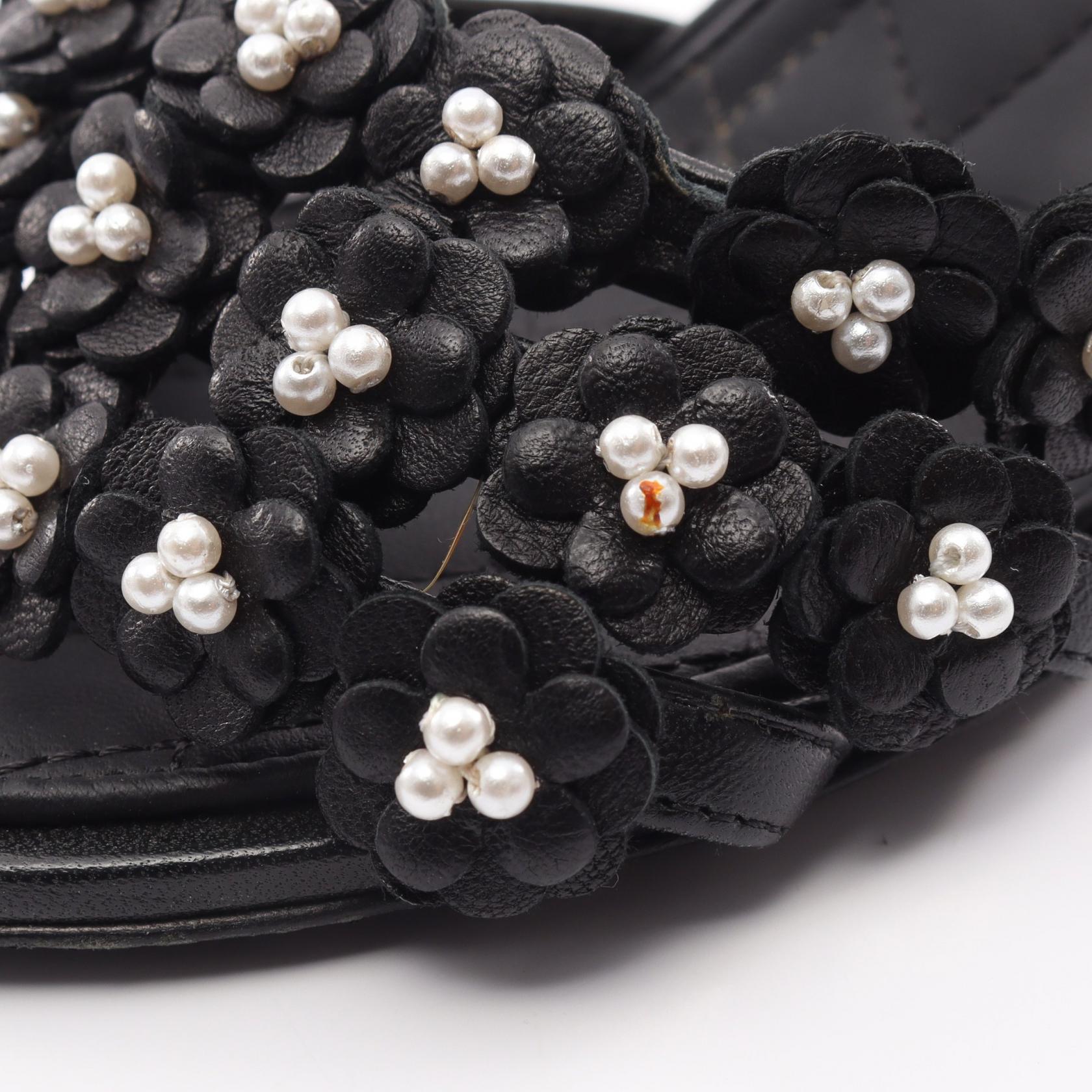 カメリア サンダル レザー ブラック シャネル シューズ CHANEL