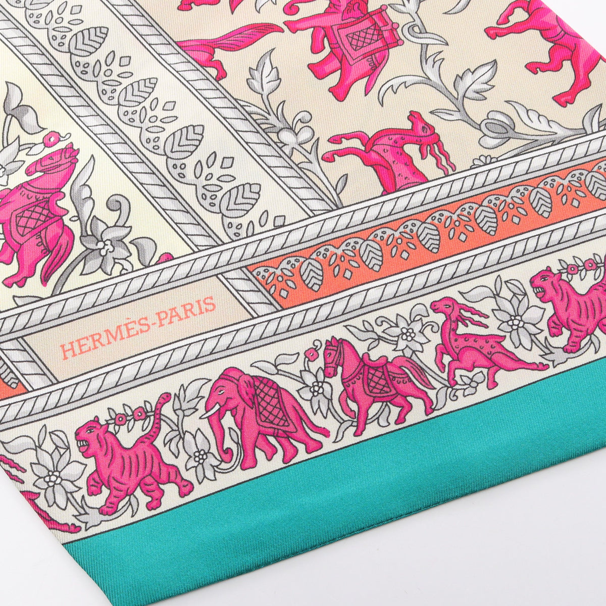 マキシツイリー CHASSE EN INDE スカーフ シルク ベージュ マルチカラー エルメス 財布・小物 HERMES