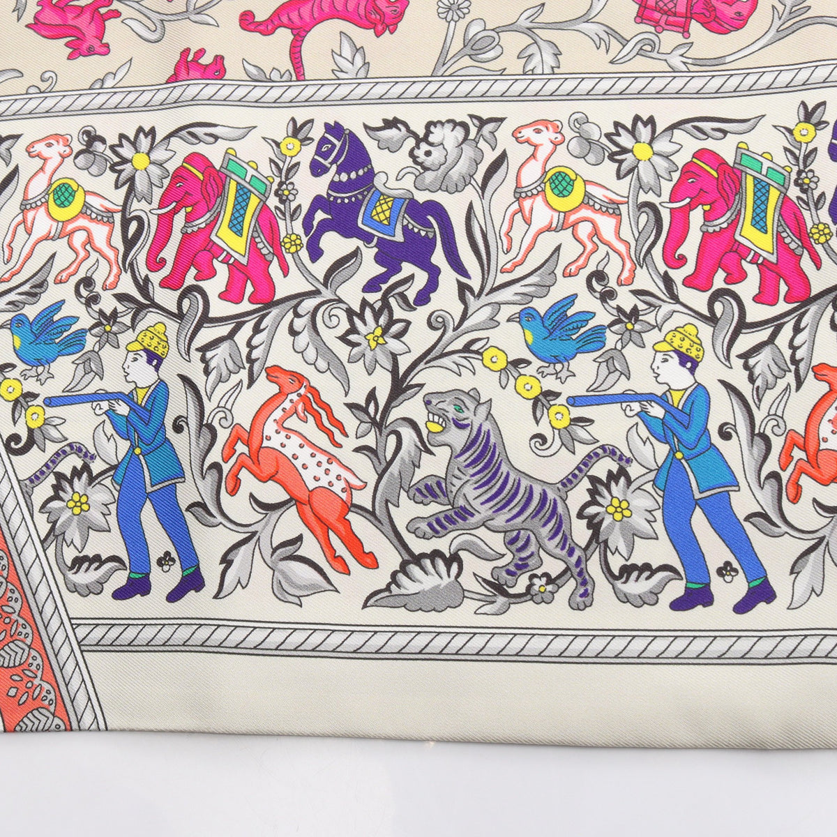 マキシツイリー CHASSE EN INDE スカーフ シルク ベージュ マルチカラー エルメス 財布・小物 HERMES