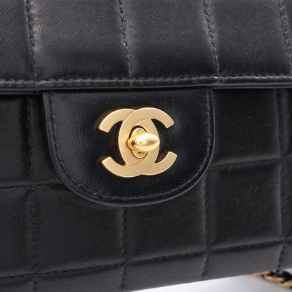 チョコバー チェーンショルダーバッグ ラムスキン ブラック ゴールド金具 シャネル