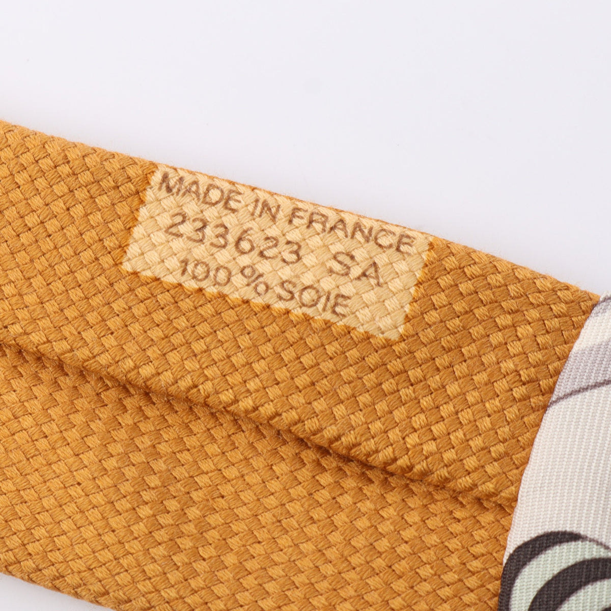 petit h Colliers et Chiens フカーフタイ スカーフ シルク イエローブラウン マルチカラー エルメス 財布・小物 HERMES