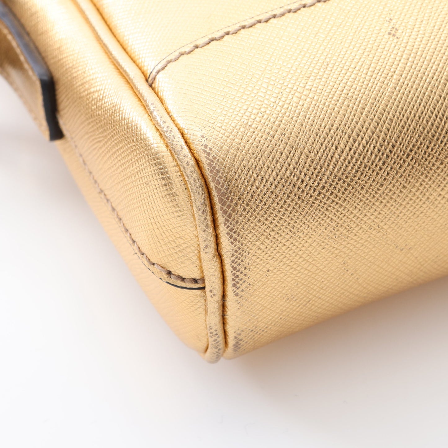 SAFFIANO TRAVEL ショルダーバッグ サフィアーノレザー ゴールド プラダ