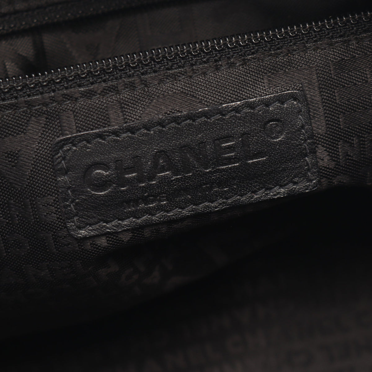 チョコバー ミニボストンバッグ キャビアスキン ブラック シルバー金具 シャネル バッグ CHANEL