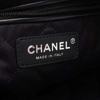 シャネル 22 ラージ バックパック リュックサック レザー ブラック シルバー金具 シャネル