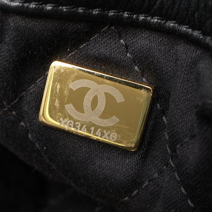シャネル22 バックパック ナップサック レザー ブラック ゴールド金具 シャネル