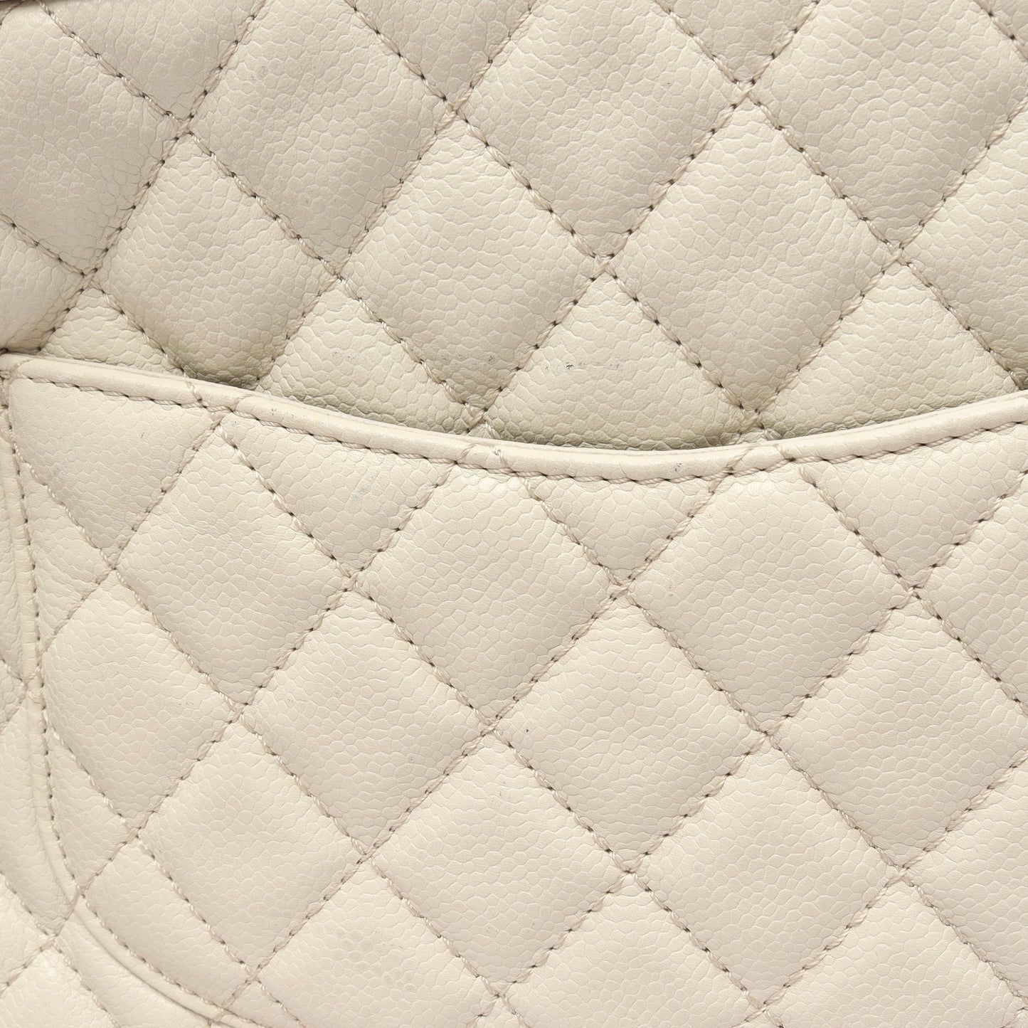 2.55 マトラッセ チェーンショルダーバッグ キャビアスキン オフホワイト シルバー金具 シャネル バッグ CHANEL
