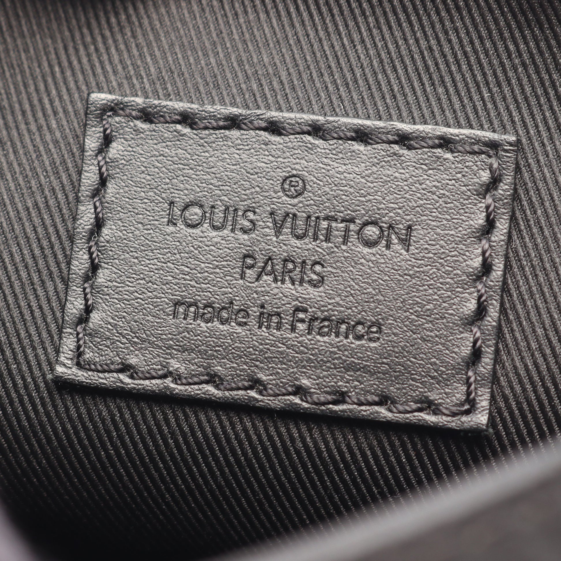 クリストファーXS ボディバッグ レザー ブラック ルイヴィトン バッグ LOUIS VUITTON