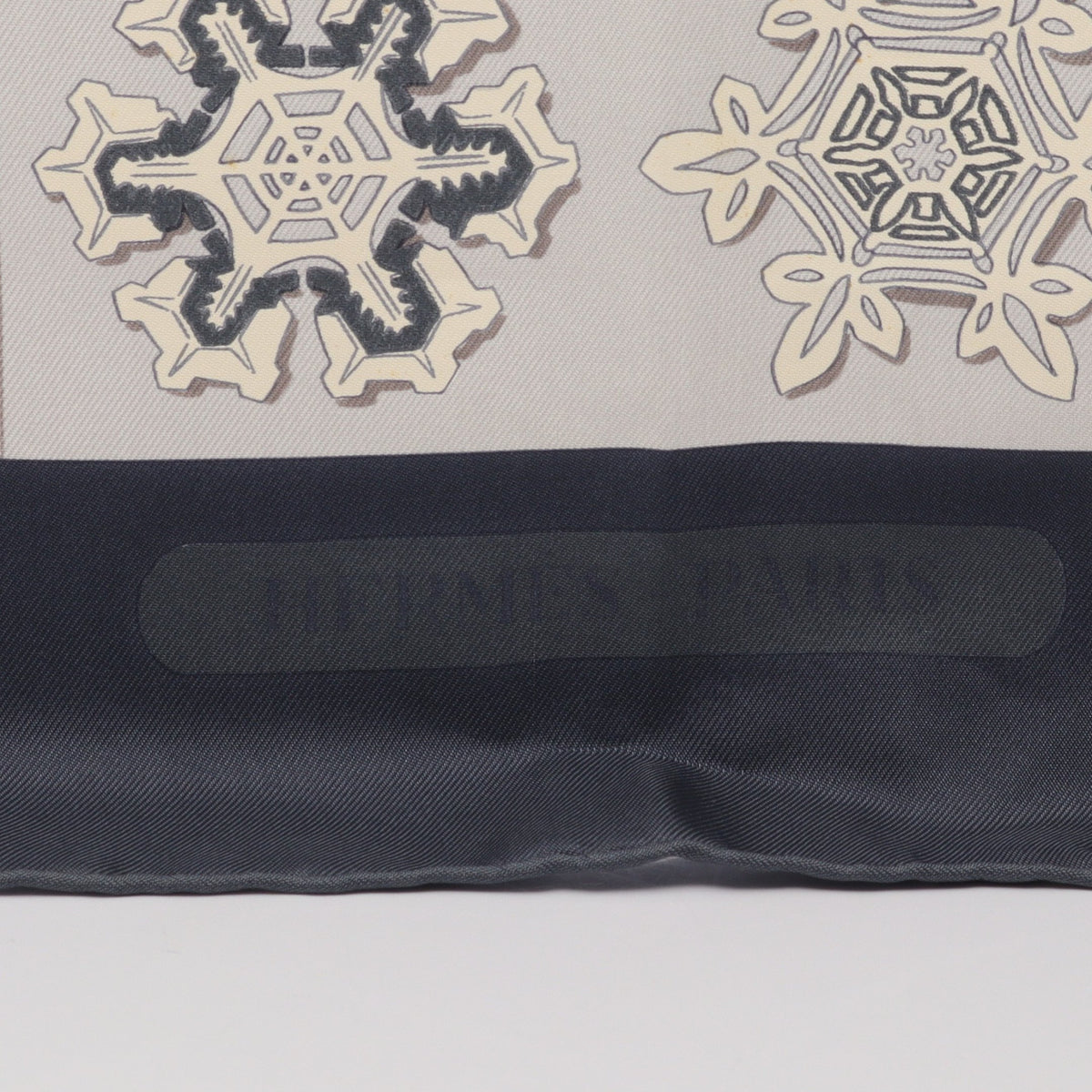 カレ90 FEUX DE L'HIVER スカーフ シルク ブルーグレー マルチカラー エルメス 財布・小物 HERMES