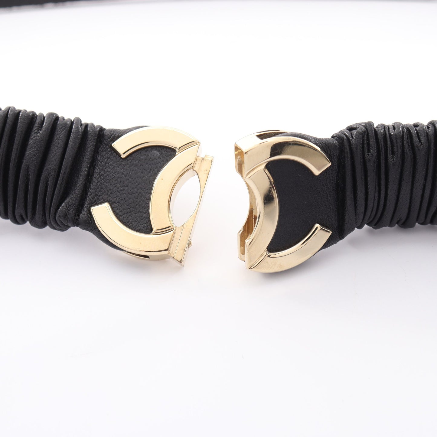 A22C ココマーク チェーン サスペンダー レザー ブラック ゴールド金具 シャネル 財布・小物 CHANEL