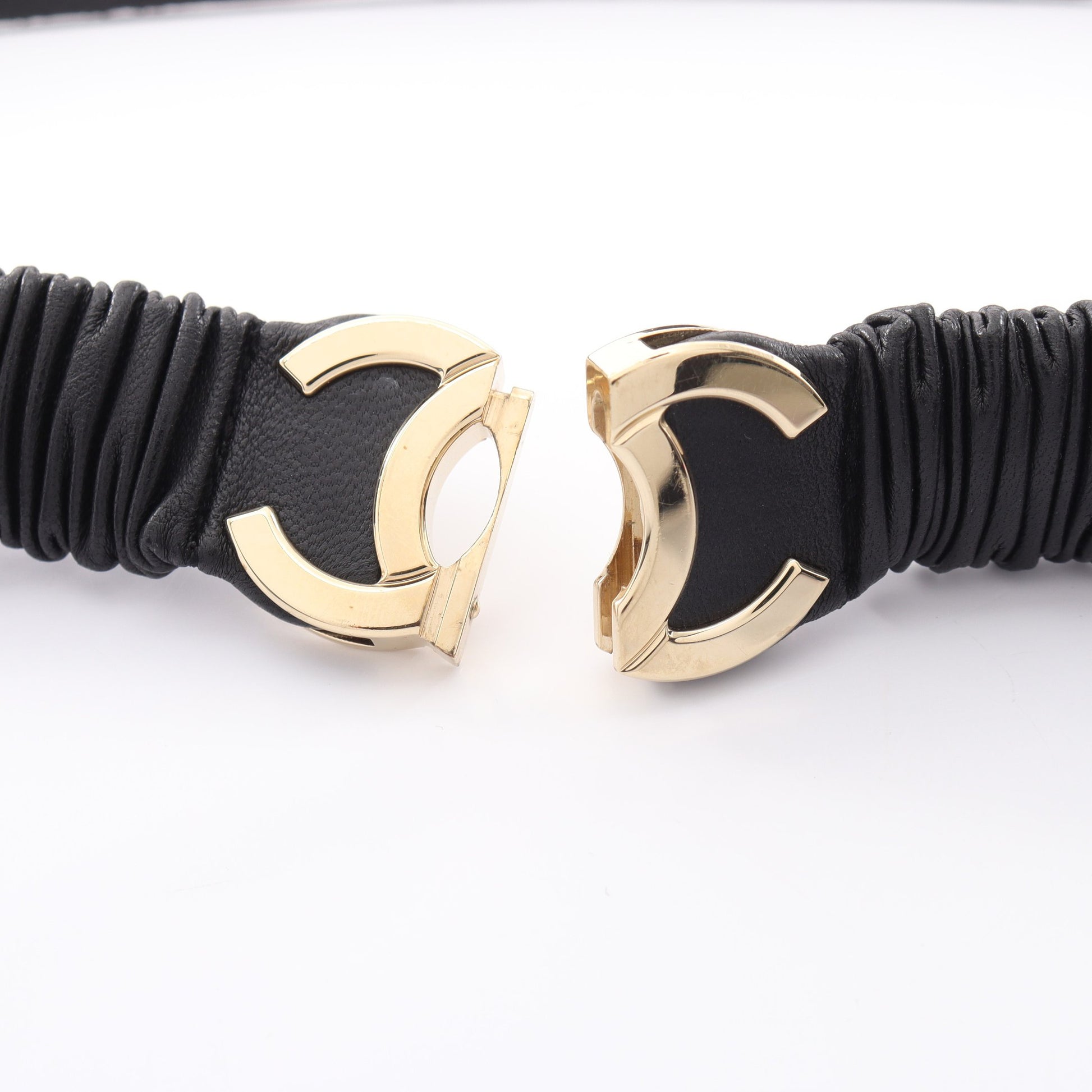 A22C ココマーク チェーン サスペンダー レザー ブラック ゴールド金具 シャネル 財布・小物 CHANEL