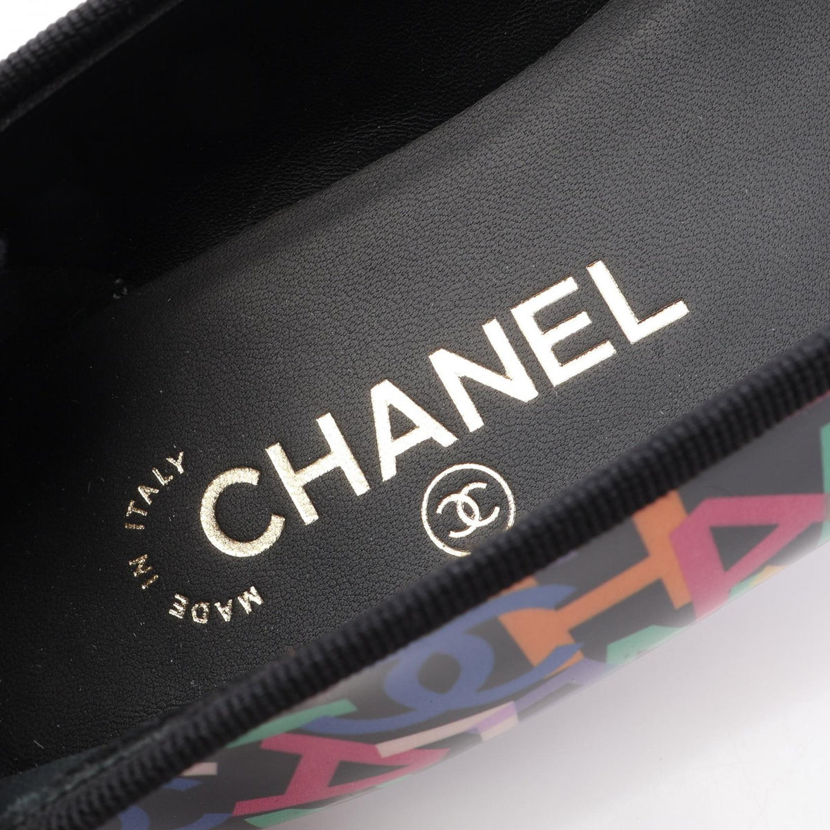 バレリーナ ロゴ総柄 バレエシューズ エナメルレザー ブラック マルチカラー シャネル シューズ CHANEL