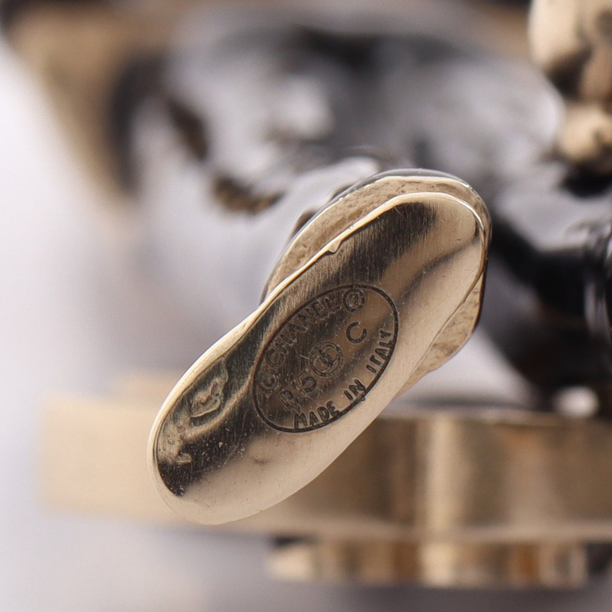 マドモアゼルドール 100周年記念 ブローチ GP ゴールド ブラック ベージュ B15C シャネル アクセサリー CHANEL
