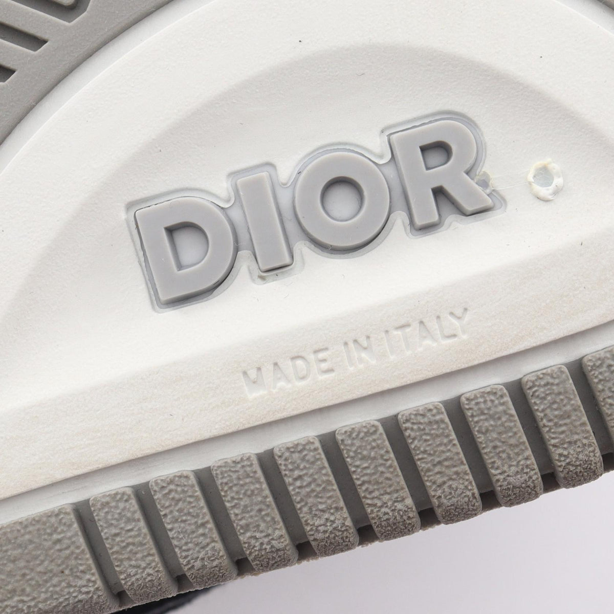 B57 CDロゴ スニーカー レザー ホワイト グレー ディオール シューズ DIOR