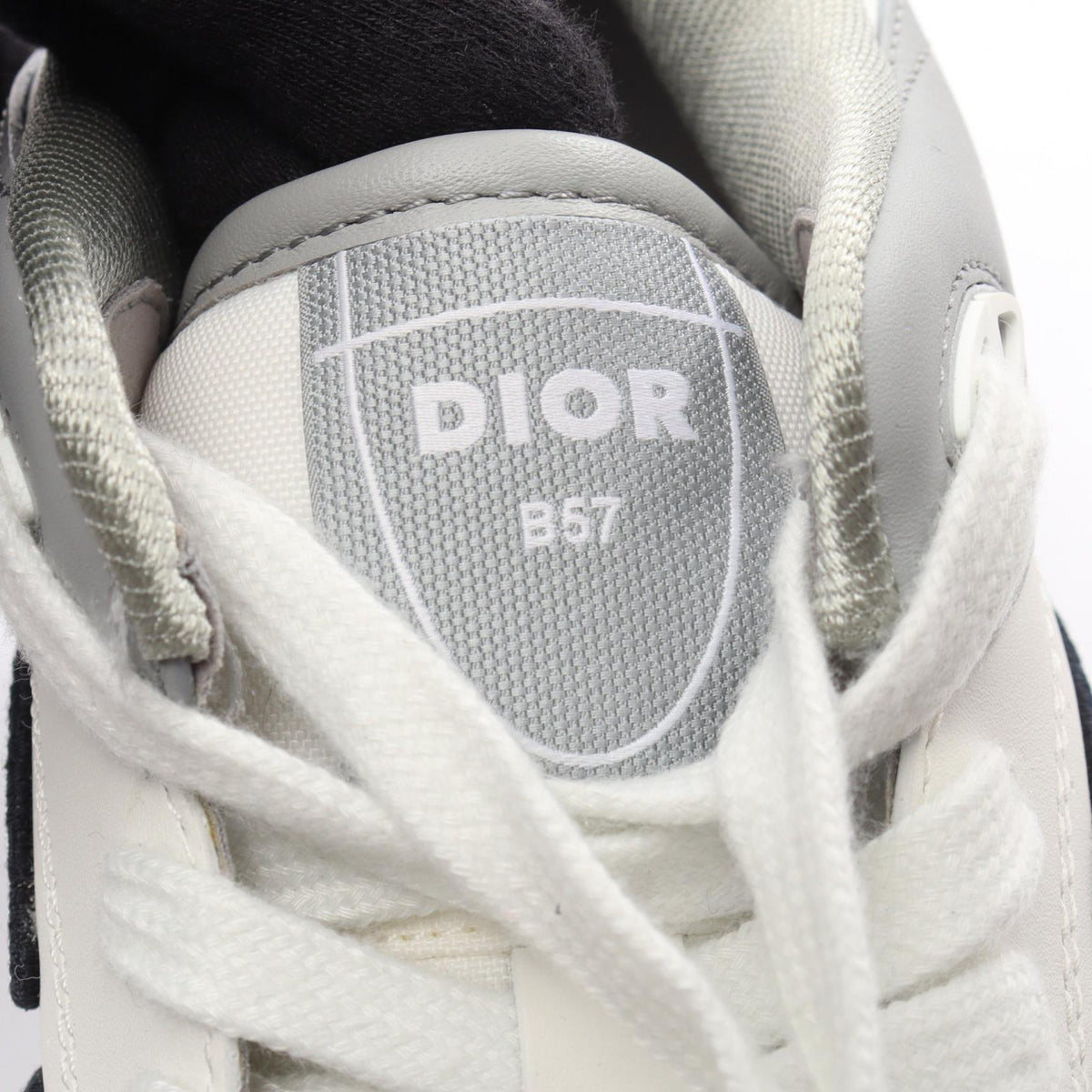 B57 CDロゴ スニーカー レザー ホワイト グレー ディオール シューズ DIOR