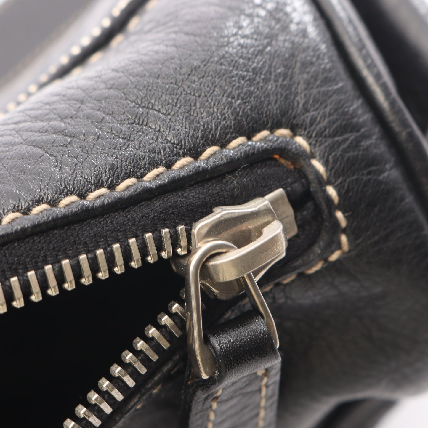 クレスト ショルダーバッグ レザー ブラック グッチ バッグ GUCCI