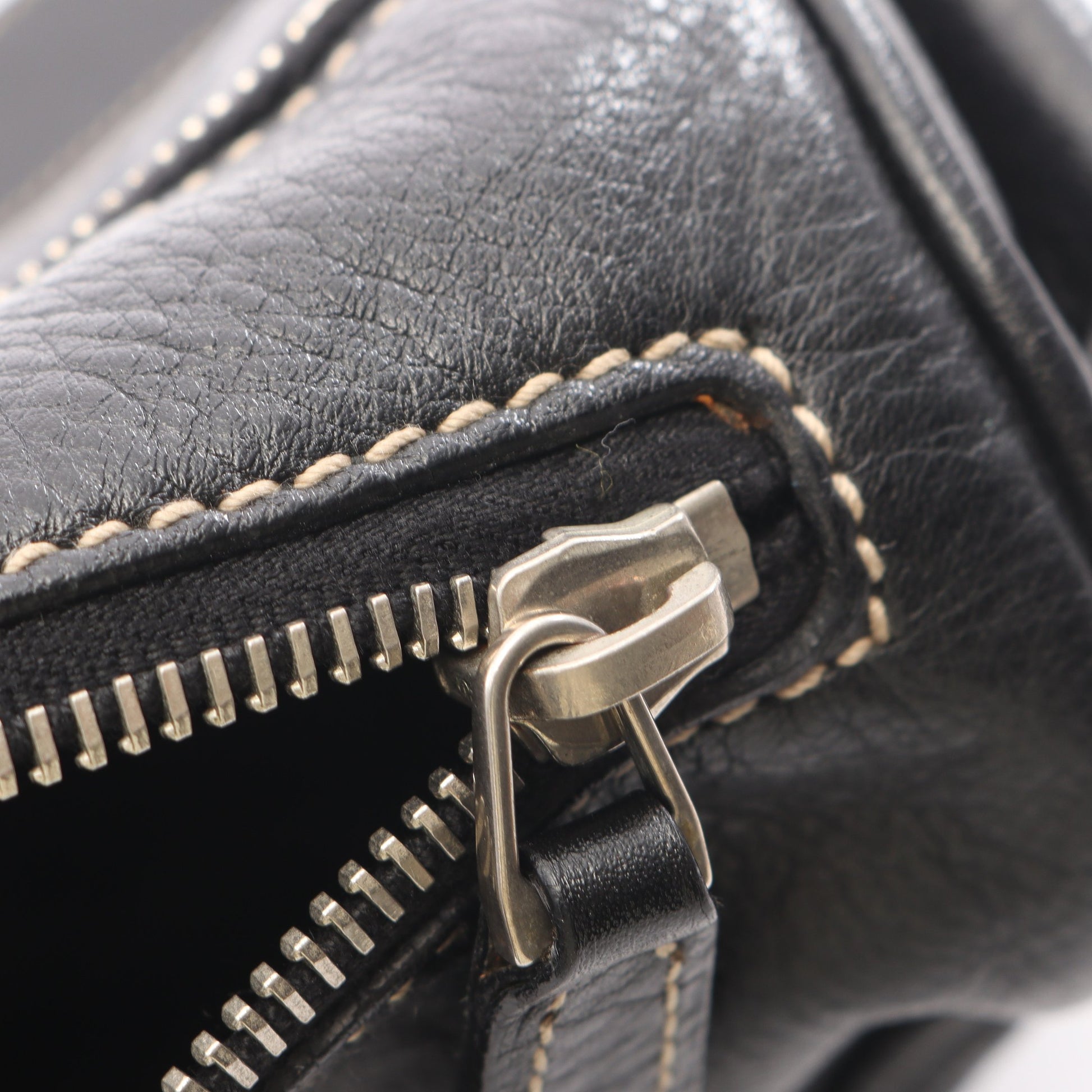 クレスト ショルダーバッグ レザー ブラック グッチ バッグ GUCCI