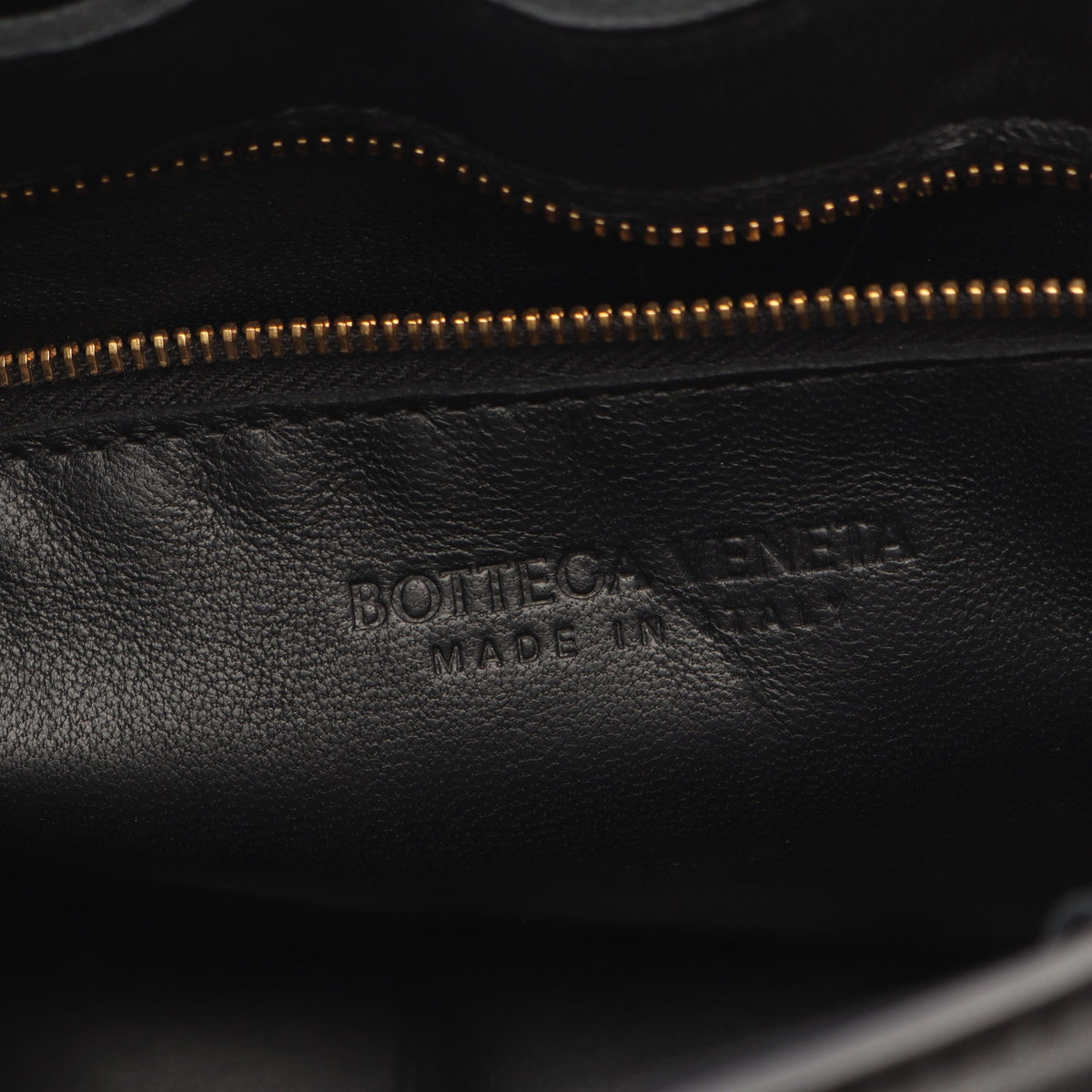 パデッド カセット ショルダーバッグ レザー ブラック ボッテガヴェネタ バッグ BOTTEGA VENETA