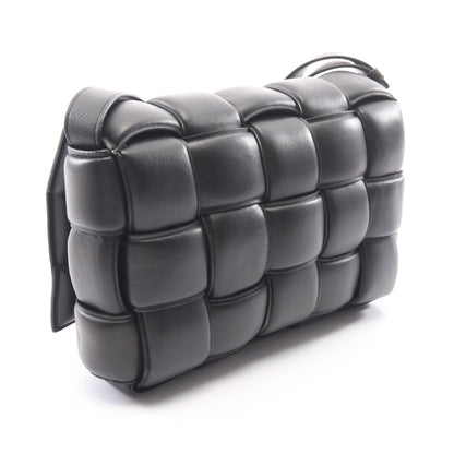 パデッド カセット ショルダーバッグ レザー ブラック ボッテガヴェネタ バッグ BOTTEGA VENETA