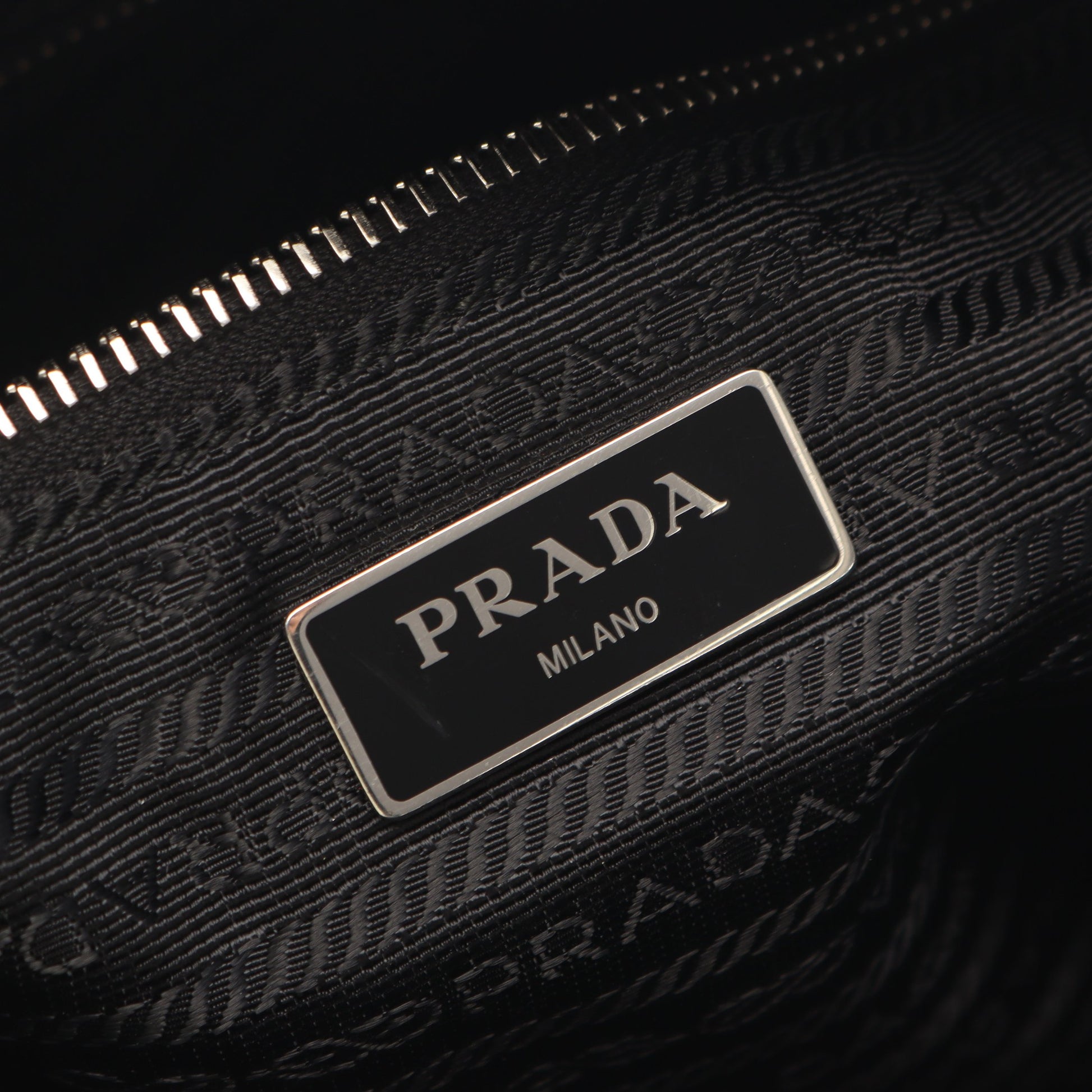 TESSUTO IMPUNTU チェーンショルダーバッグ ナイロン サフィアーノレザー ブラック プラダ バッグ PRADA