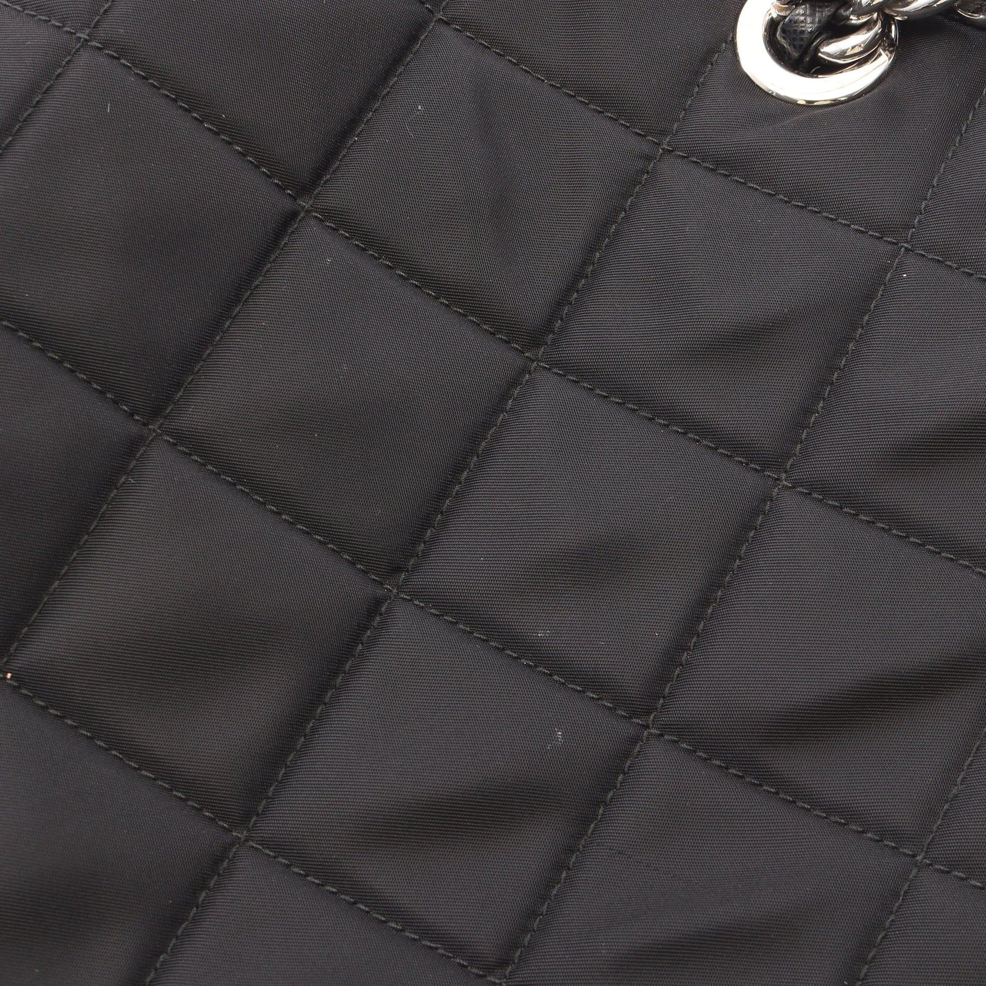 TESSUTO IMPUNTU チェーンショルダーバッグ ナイロン サフィアーノレザー ブラック プラダ バッグ PRADA