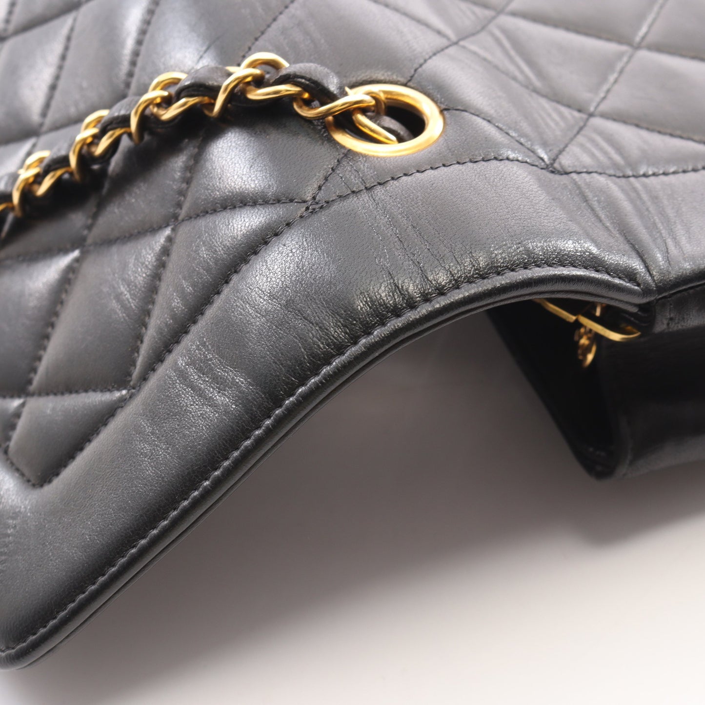 マトラッセ ダイアナフラップ チェーンショルダーバッグ ラムスキン ブラック ゴールド金具 シャネル バッグ CHANEL