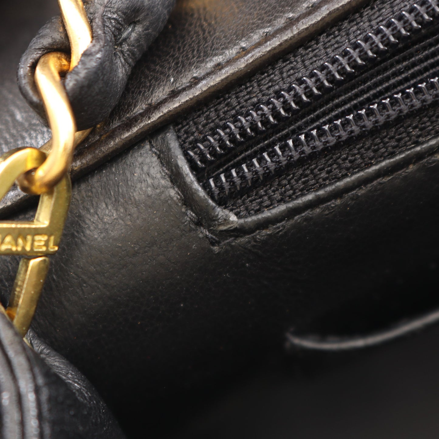 マトラッセ ダイアナフラップ チェーンショルダーバッグ ラムスキン ブラック ゴールド金具 シャネル バッグ CHANEL
