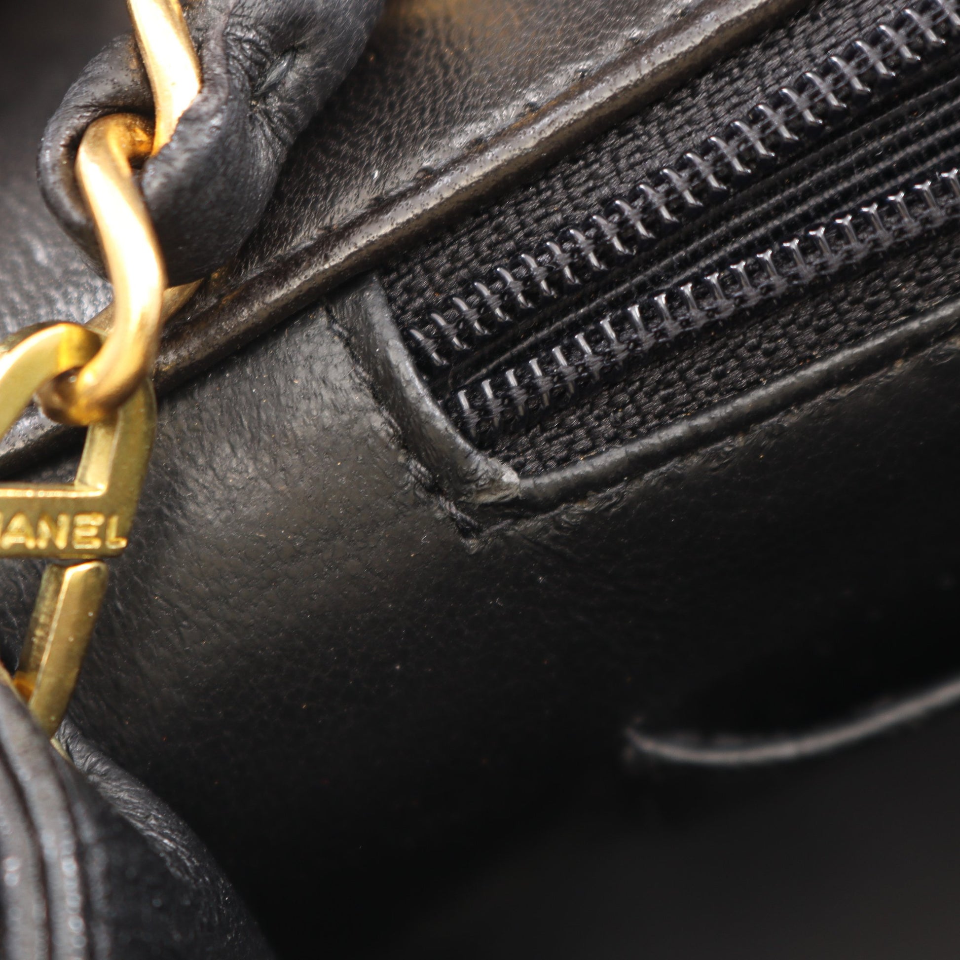 マトラッセ ダイアナフラップ チェーンショルダーバッグ ラムスキン ブラック ゴールド金具 シャネル バッグ CHANEL