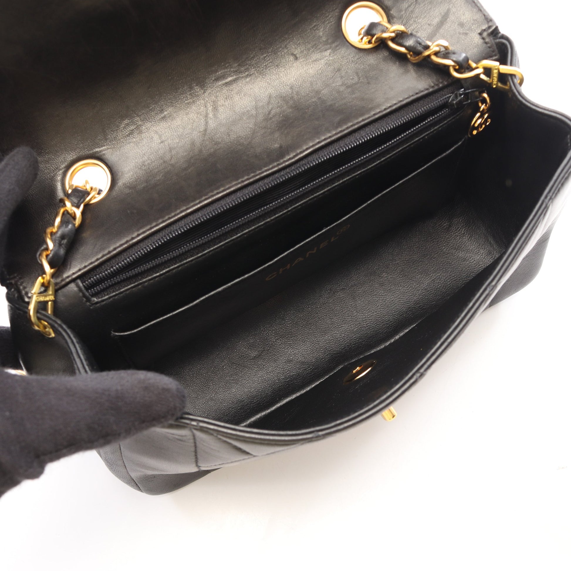 マトラッセ ダイアナフラップ チェーンショルダーバッグ ラムスキン ブラック ゴールド金具 シャネル バッグ CHANEL