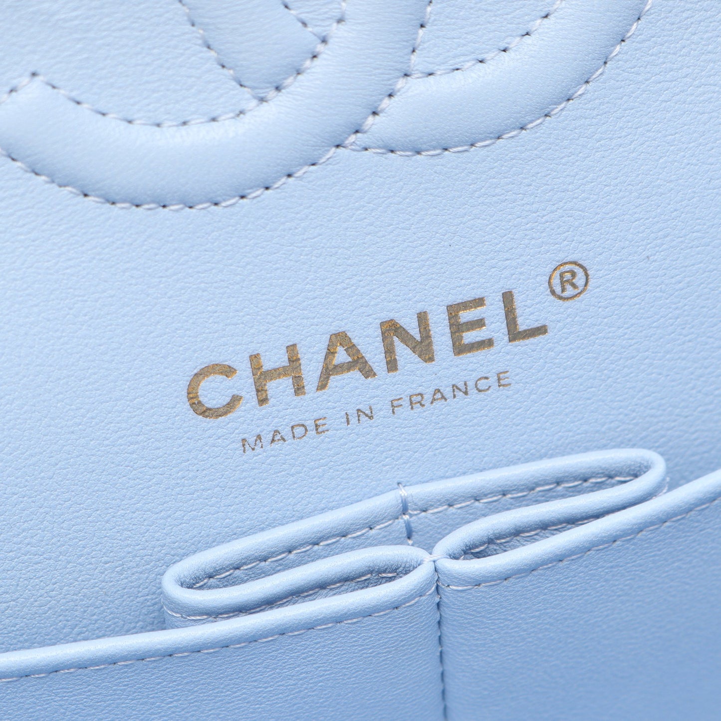 マトラッセ Wフラップ Wチェーンショルダーバッグ キャビアスキン ライトブルー ゴールド金具 シャネル バッグ CHANEL